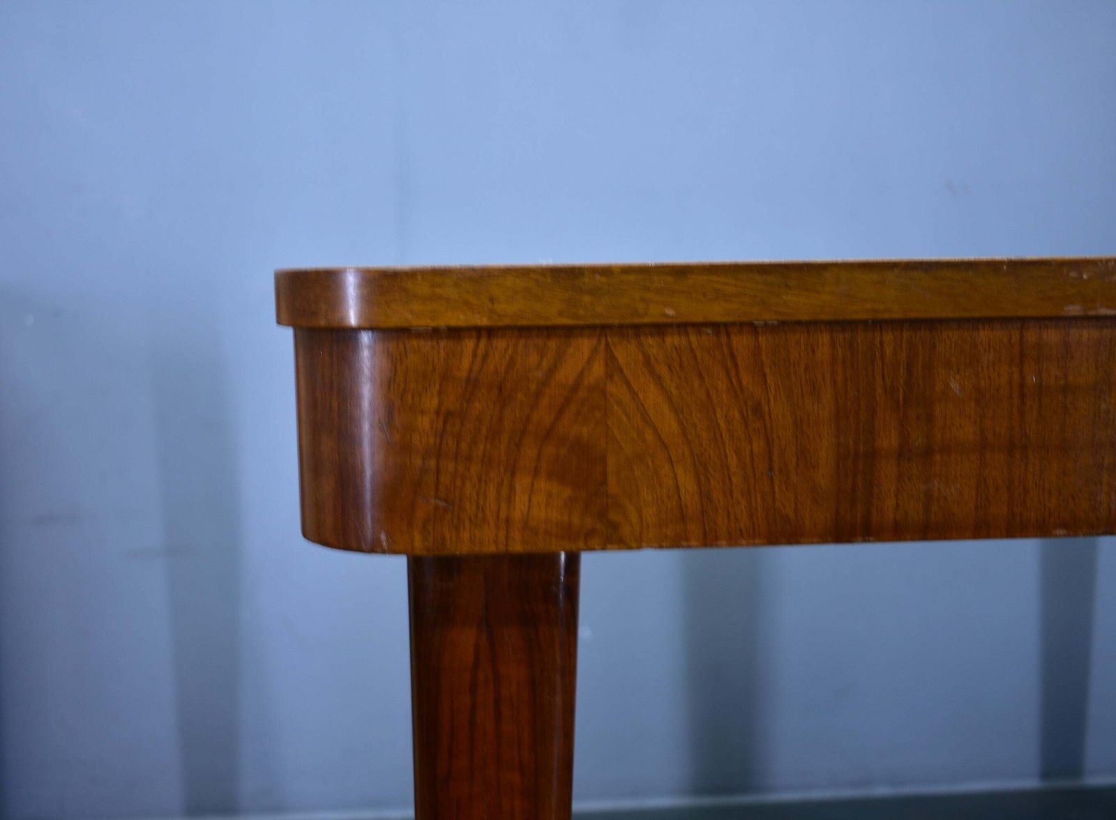 Jindrich Halabala uitschuifbare eettafel in walnoot, Tsjecho-Slowakije, ca. jaren 1940 photo furniture