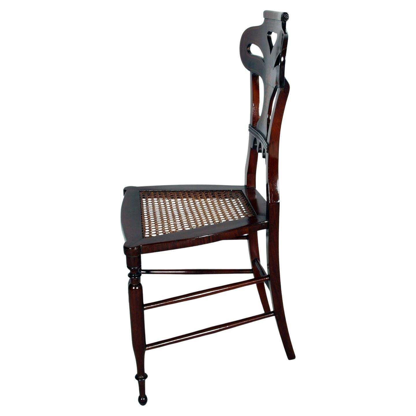 Paire de chaises Art Nouveau en noyer, gravées et sculptées photo vinterior