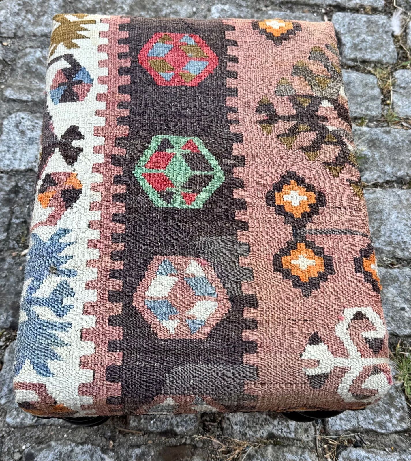 Kilim Kruk 0,42m x 0,31m x H0,24m photo Meubels