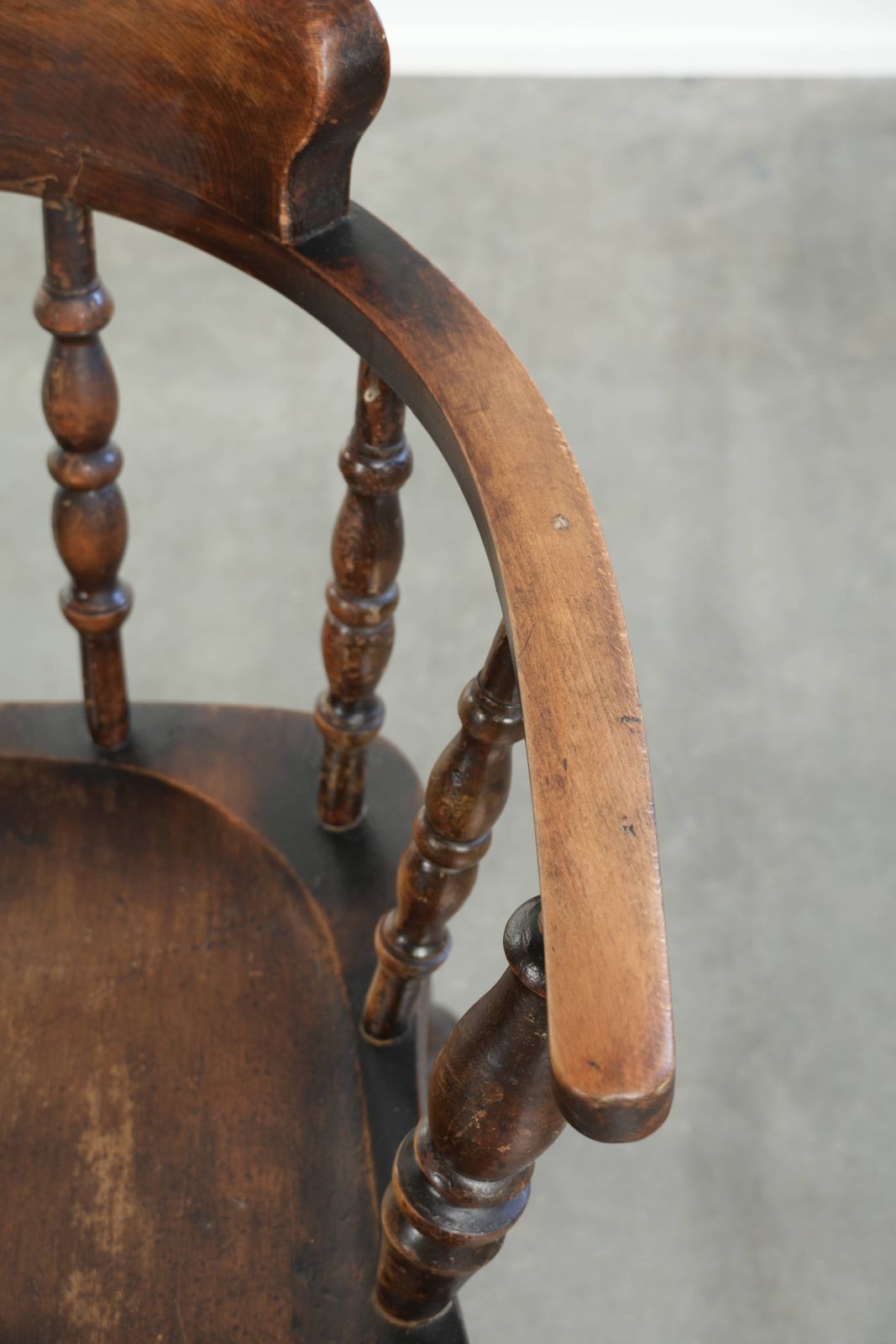 photo furniture Set Of Two Antique Wooden English Pub/Captain Chairs From The Late 19th Century With Character And A Beautiful Color Scheme.