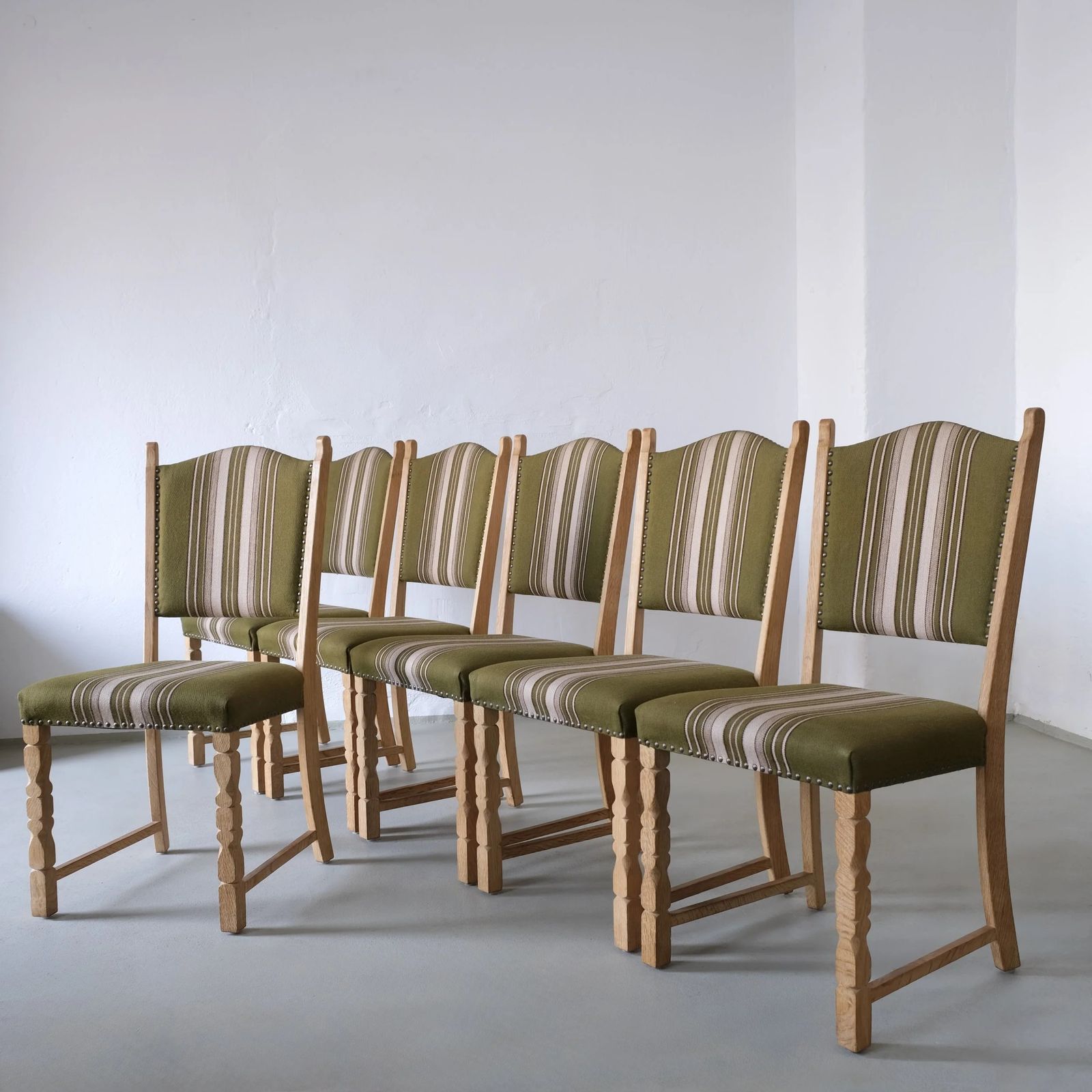 6 Eikenhouten Eetkamerstoelen van Henning Kjaernulf, Denemarken, jaren 1950 photo vintage