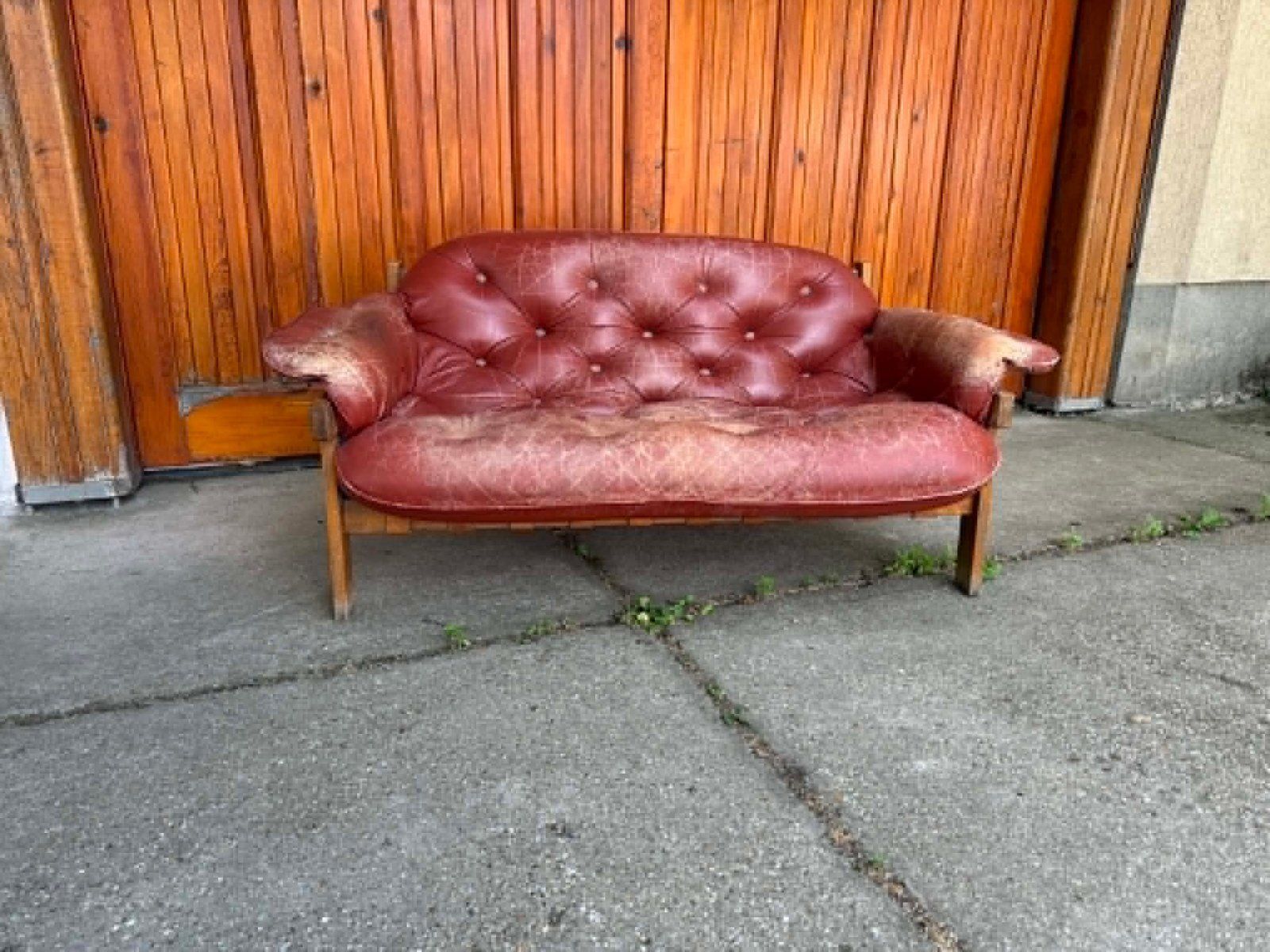 Mid Century Modern Leather And Wood 2 Seater Sofa By Ipoly Bútorgyár, Hungary, 1960s