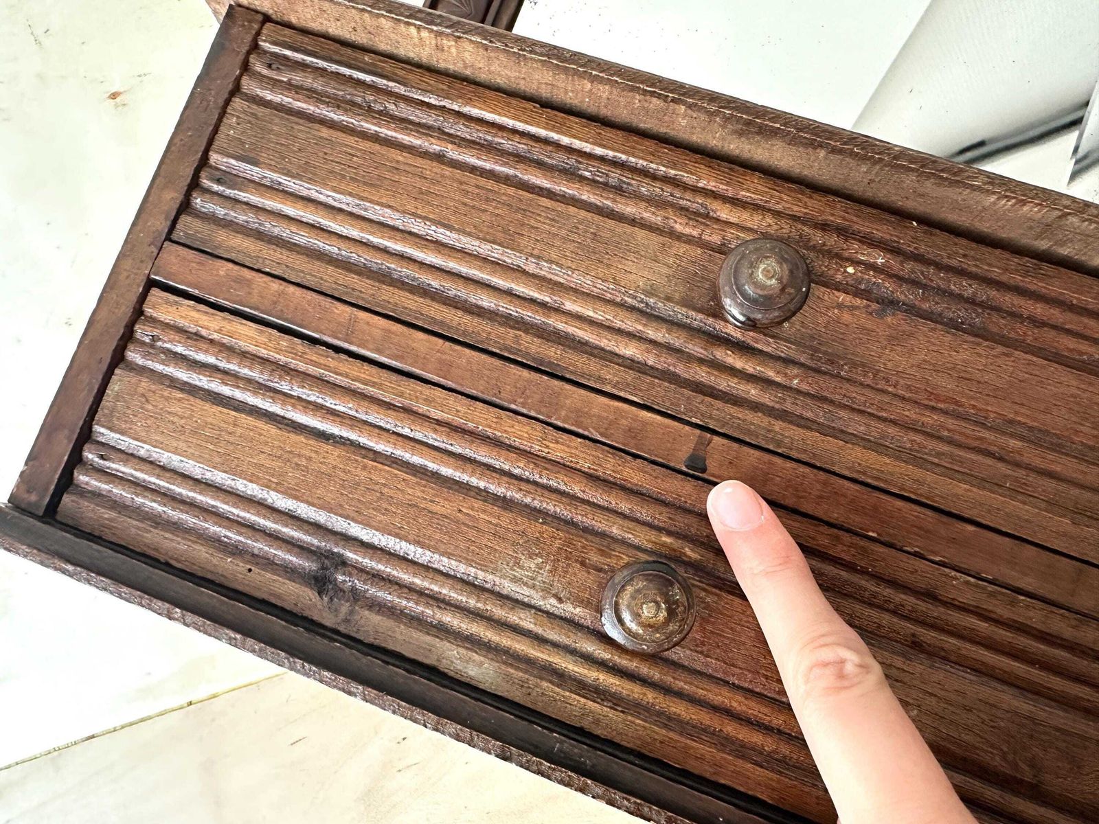 photo vintage Antique French Wooden Wall Vanity Table With Drawers, Art Deco Beauty Beveled Mirror Shelf