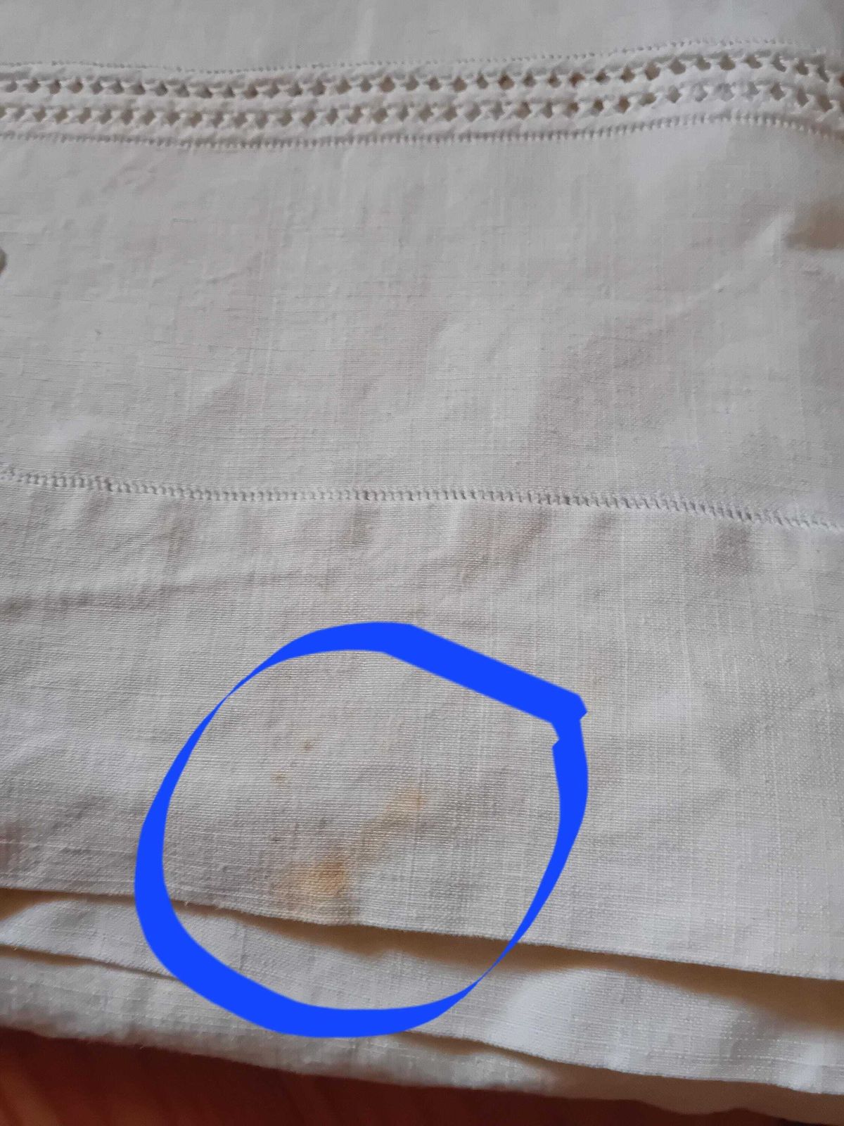 photo furniture Drap de lit en lin monogramme G R, coton blanc, métis d'époque, fabriqué en France