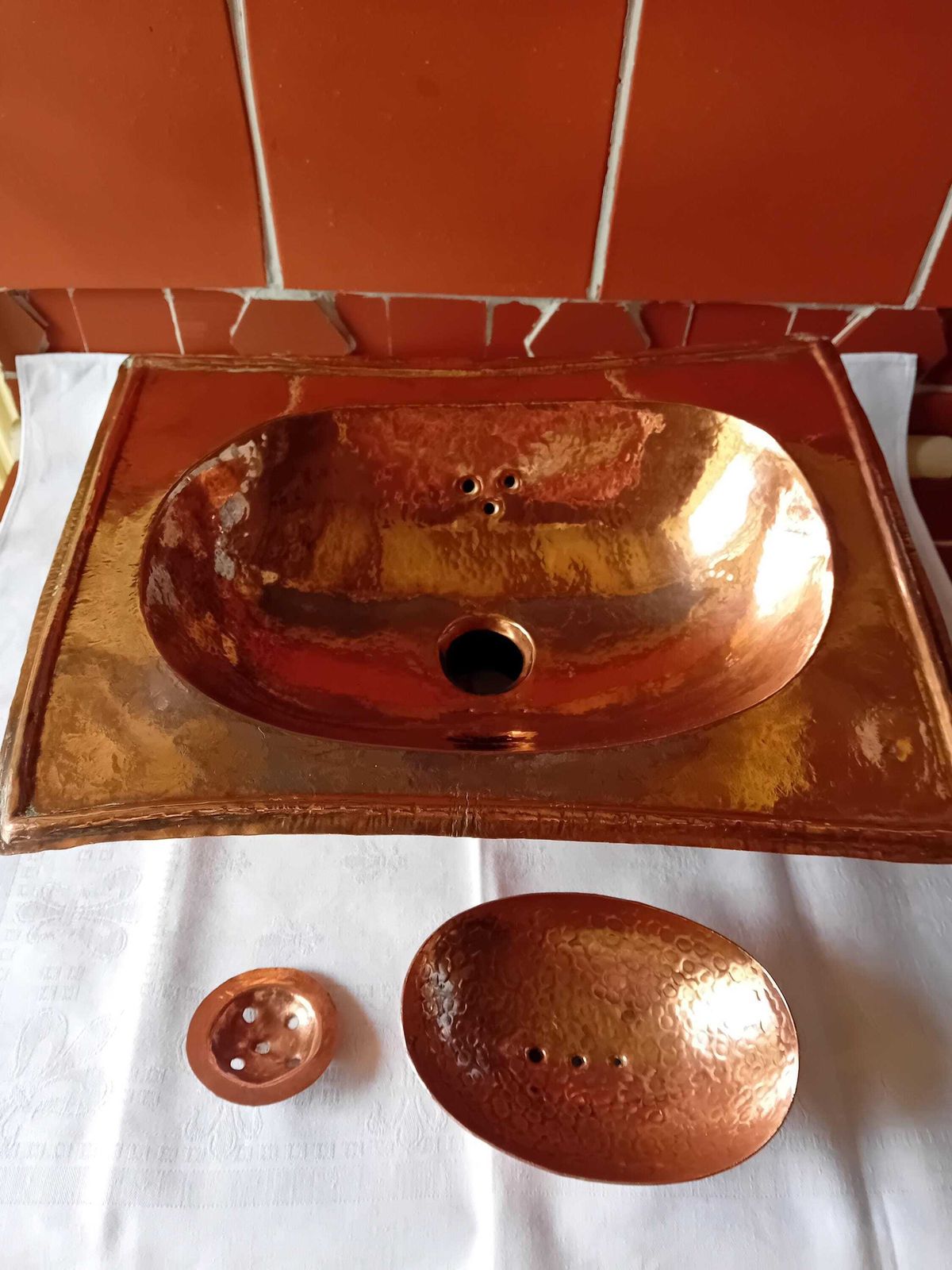 Vasque et porte-savon en cuivre, pour petits espaces