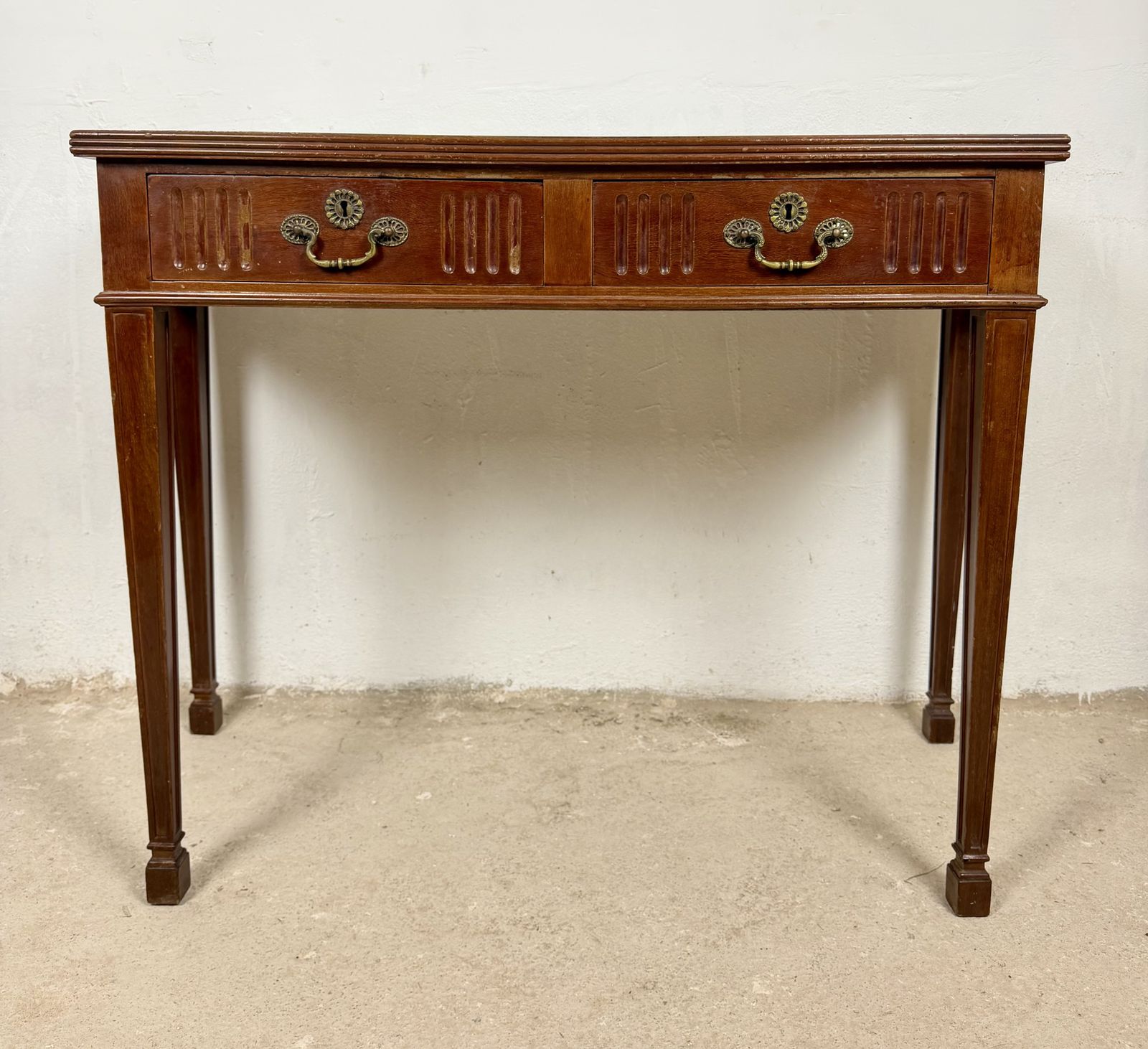 Spaanse consoletafel met twee lades, ca. jaren 1980 photo Meubels