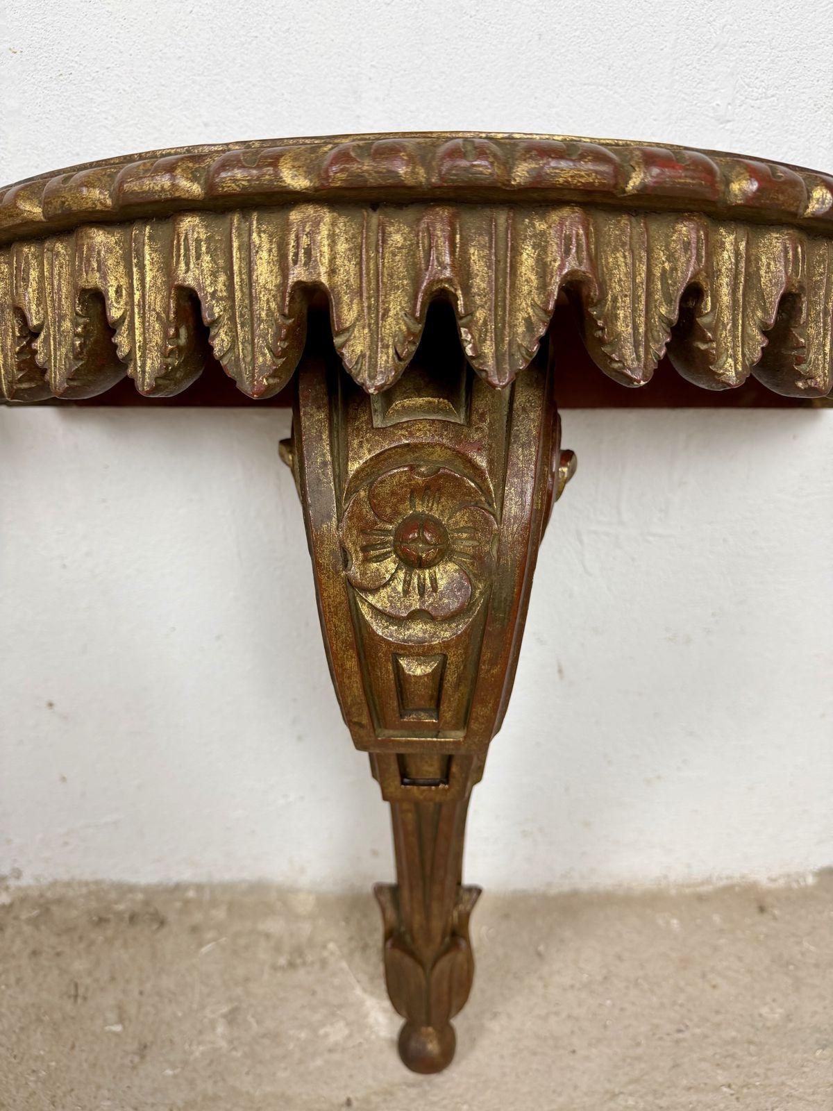 Paar Italiaanse polychroom beschilderde wandconsoles, midden 20e eeuw photo 2430.0