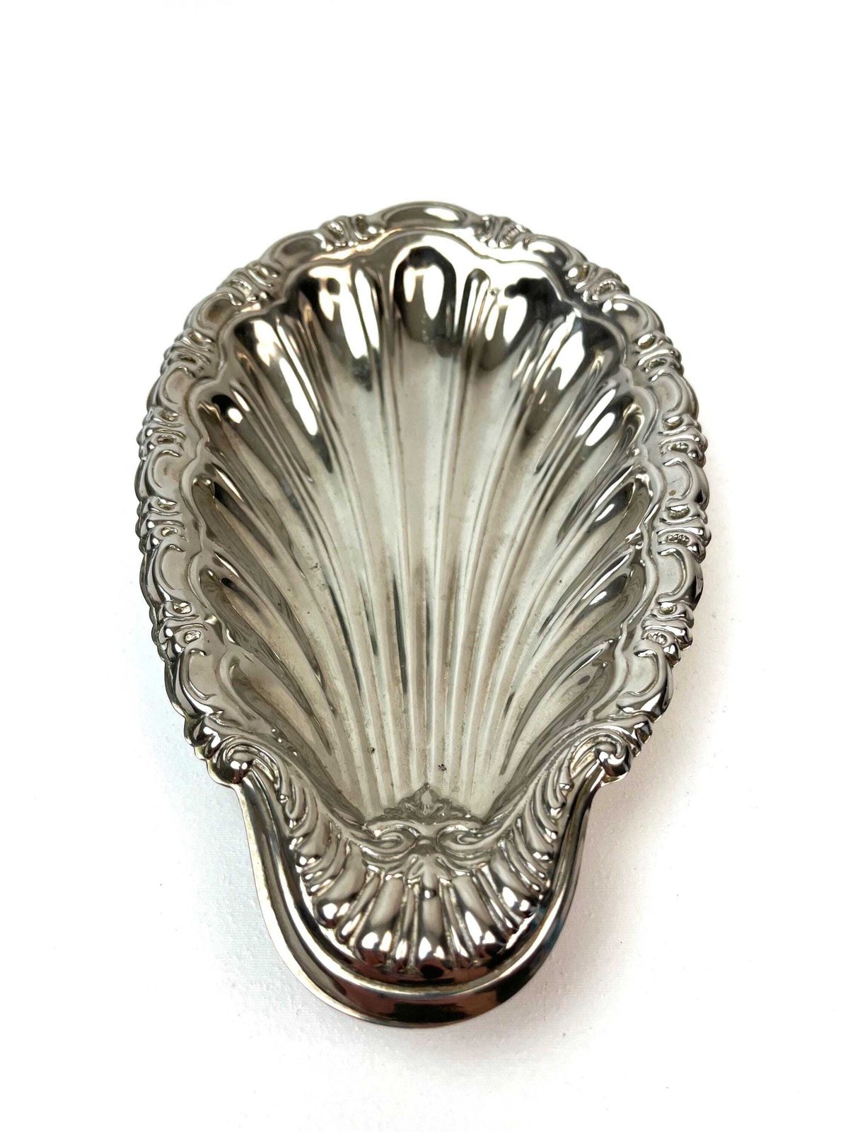 Porte-savon Art déco en métal argenté en forme de coquille, Allemagne, vers 1920 photo for sale