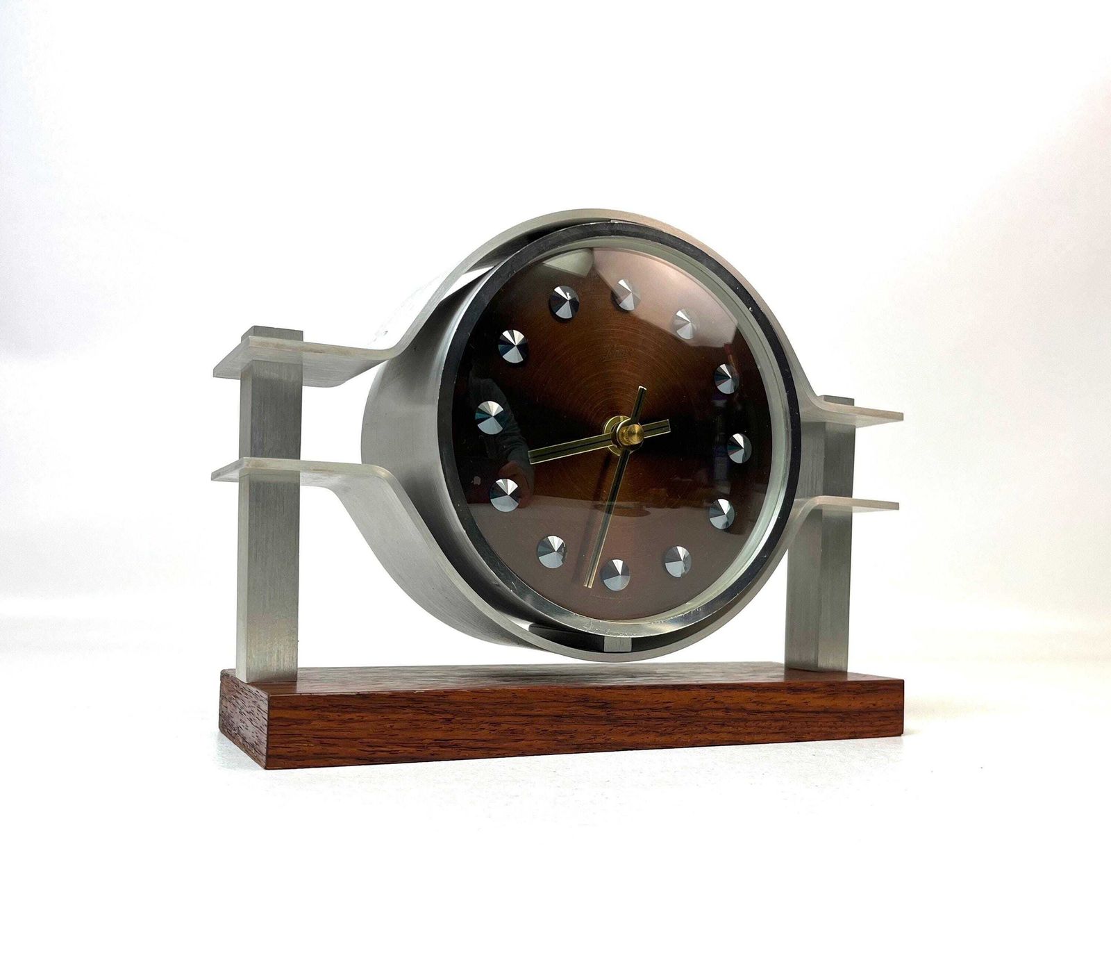 Horloge de bureau Space Age mid-century « Eyeball » en aluminium brossé sur pied en teck, Schatz, Allemagne, 1960