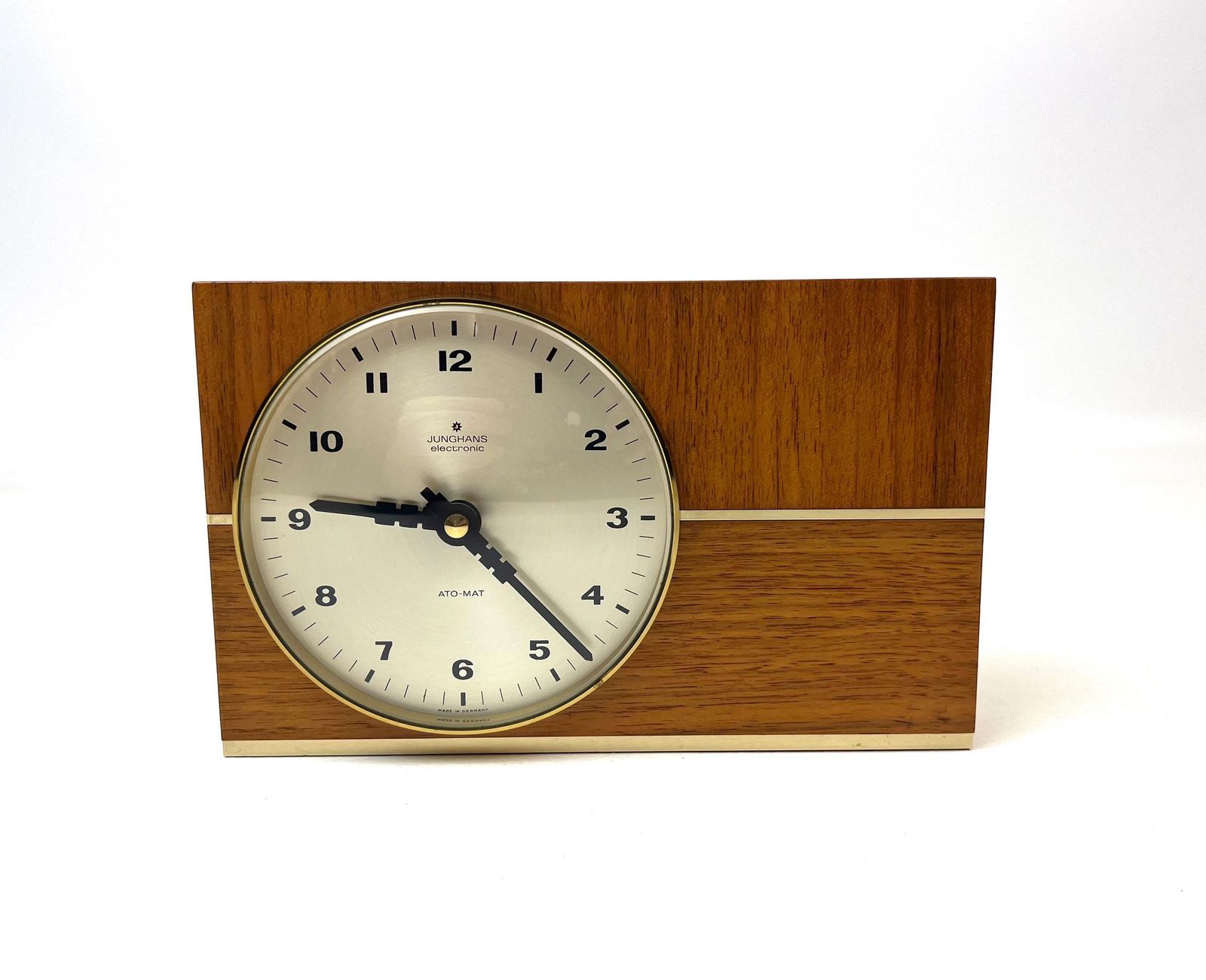Horloge de bureau mid-century en teck et laiton, Junghans Ato Mat, Allemagne, 1960 photo for sale