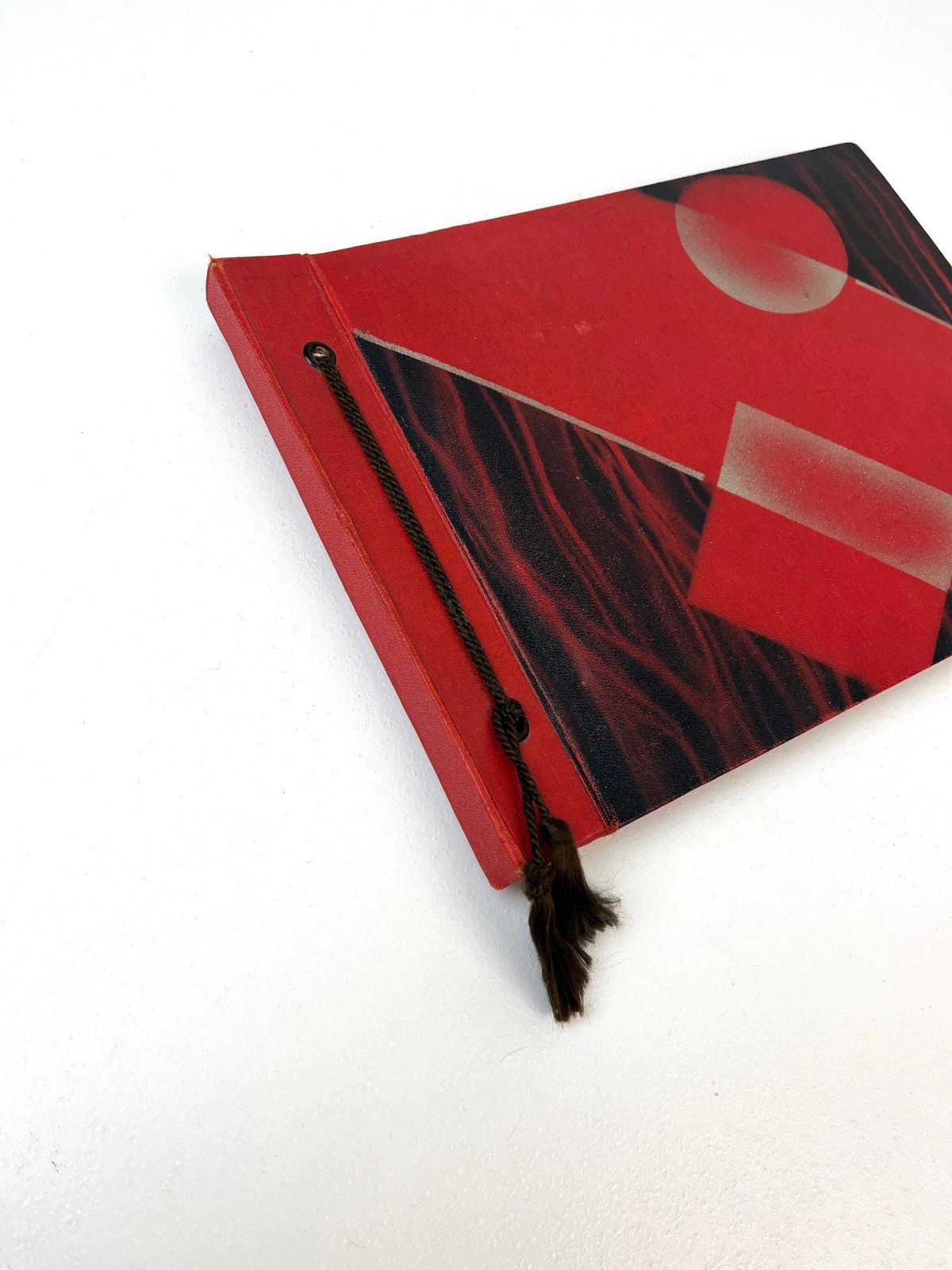Album photo Bauhaus allemand, rouge, Suprematism, De Stijl, Art déco, Allemagne, 1930 photo vinterior