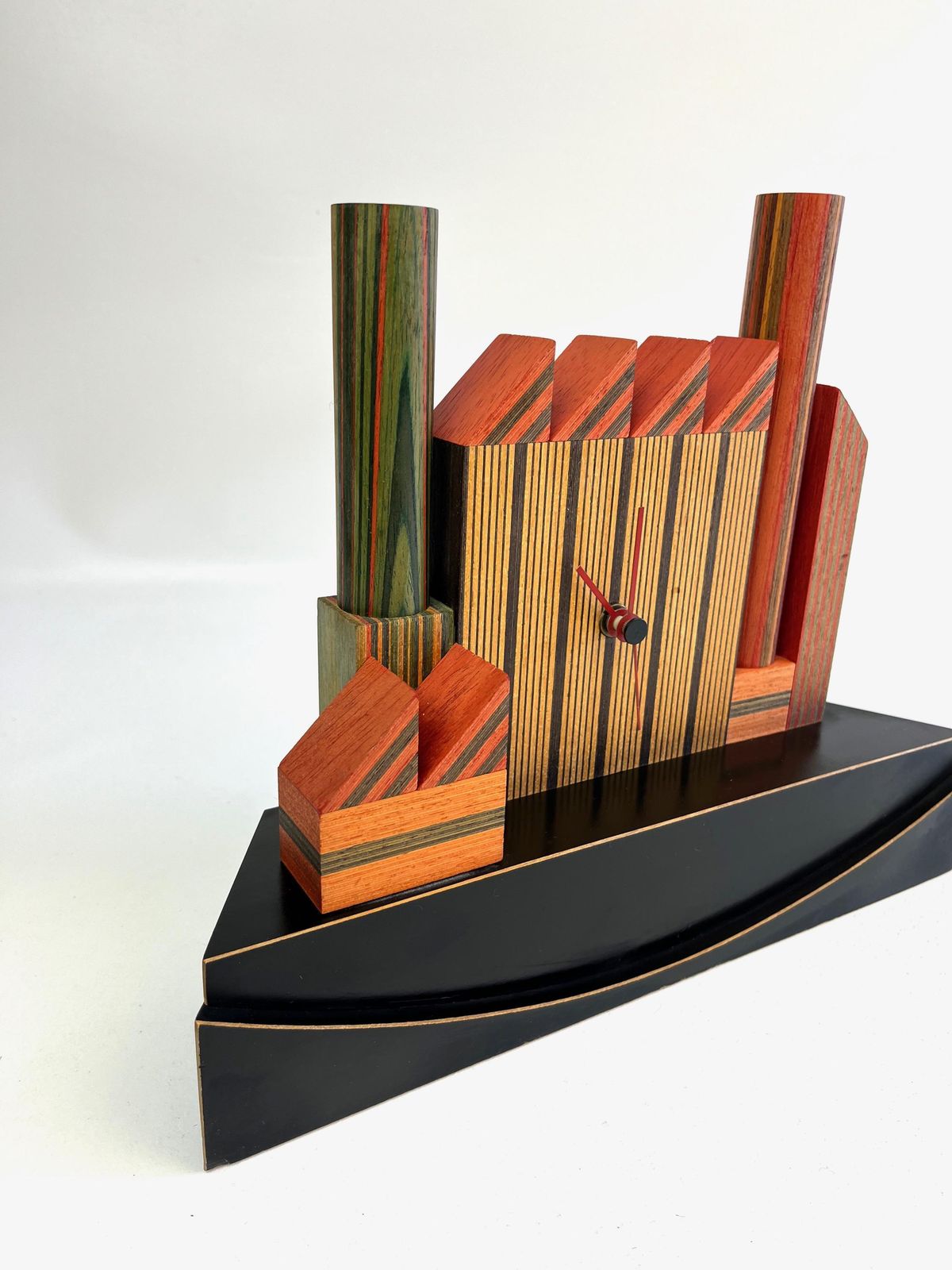 Horloge de bureau postmoderne Memphis des années 1980, par Pirondini - pièce rare photo for sale