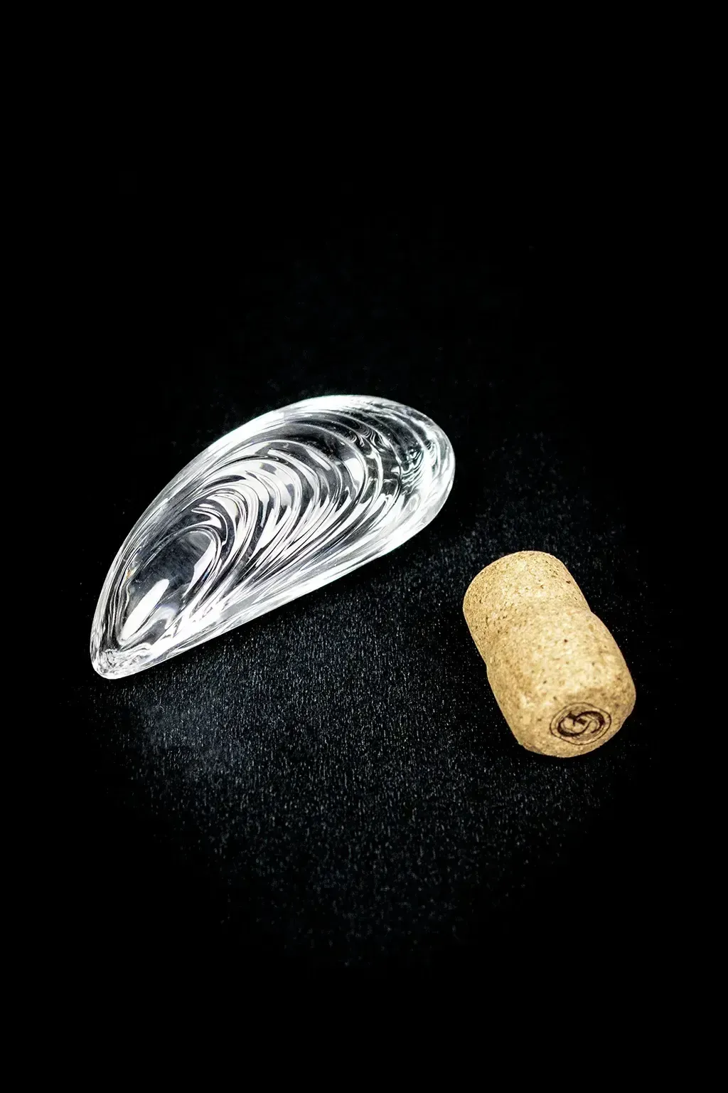 Baccarat Crystal Paperweight, Mussel Pattern  Blown And Cut Sculpture photo buy