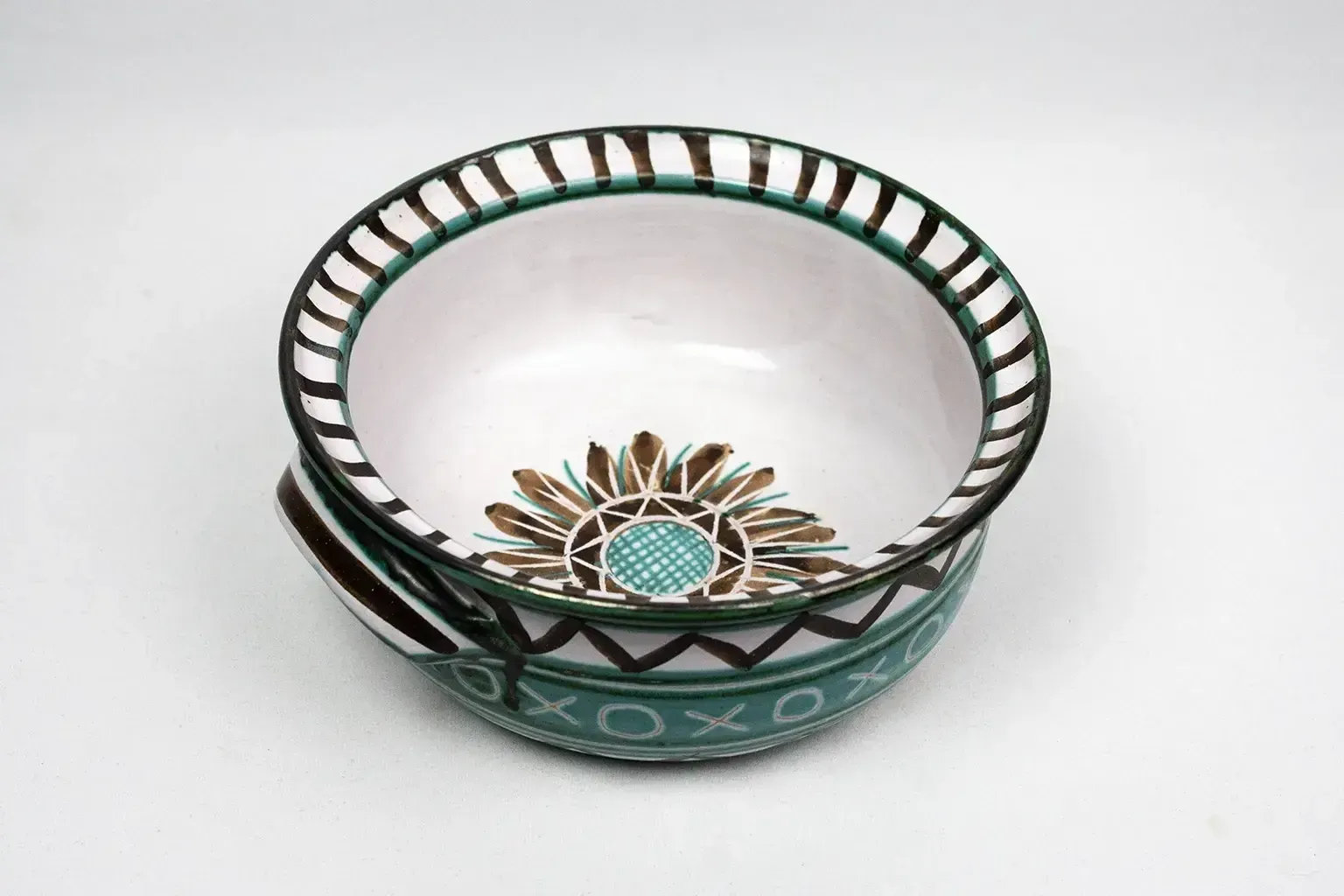 Petit saladier à anses de Robert Picault - Vallauris, décoré de tournesols et de frises géométriques