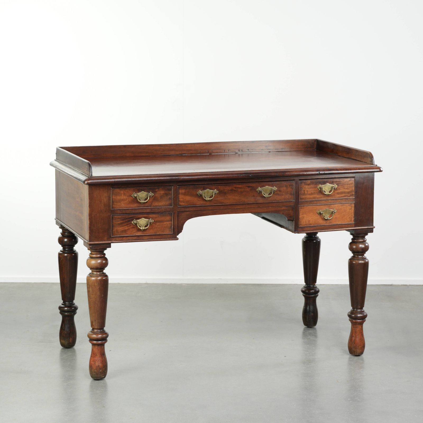 Elegante en praktische antieke Engelse bureau/schrijftafel/bijzettafel uit het midden van de 19e eeuw