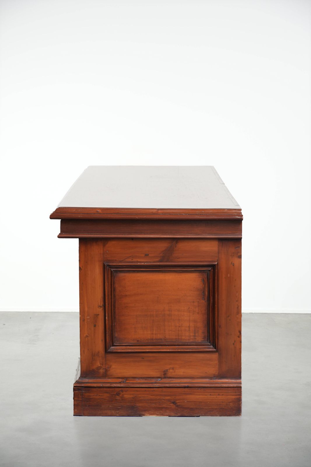 Large Antique English Shop Counter/Fabric Counter From The 19th Century With A Luxurious Appearance And Brass Rulers In The Top. photo 2732.0
