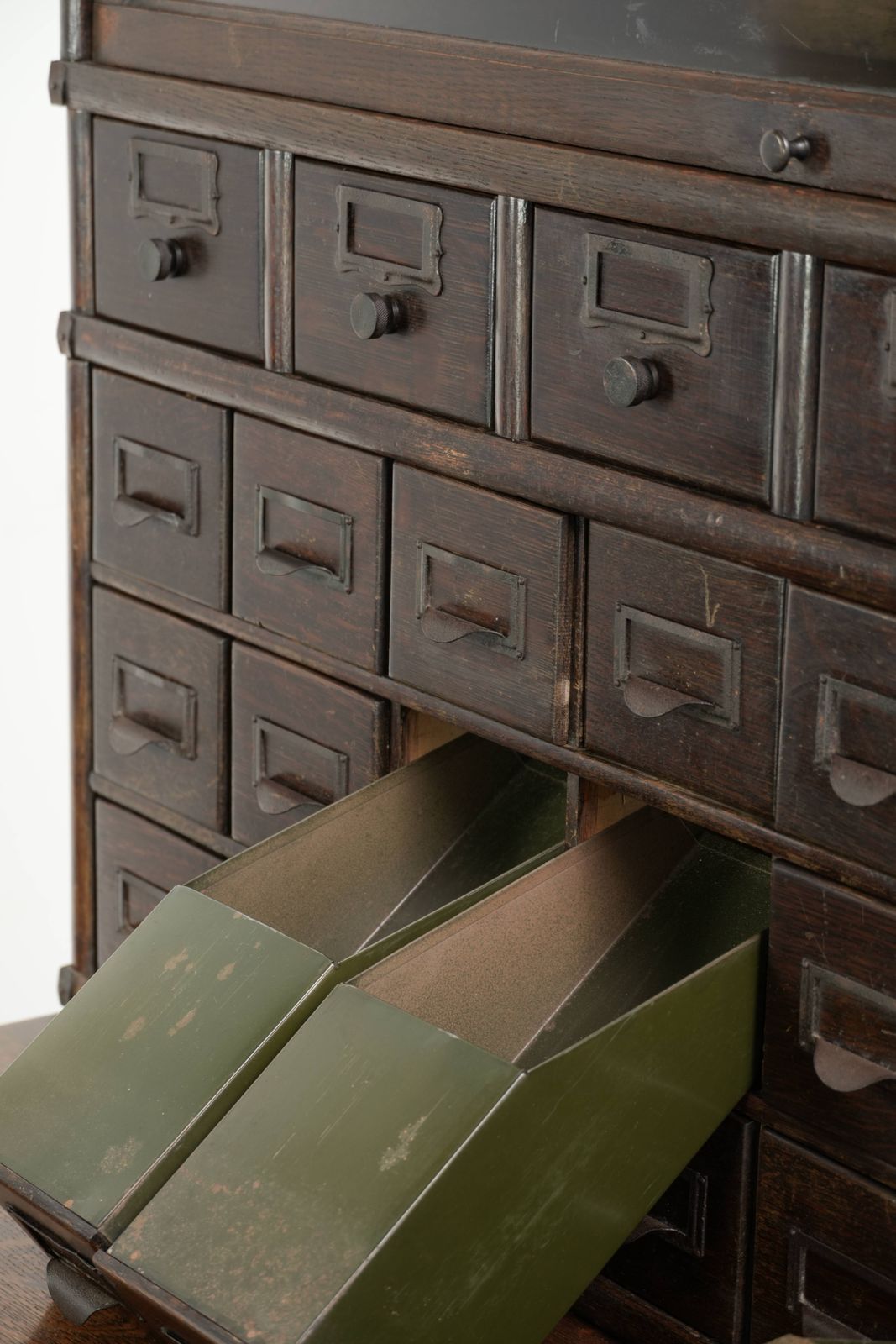 photo furniture Uniek 19e-eeuws Globe Wernicke modulair notaris/kantoor/apotheek kabinet