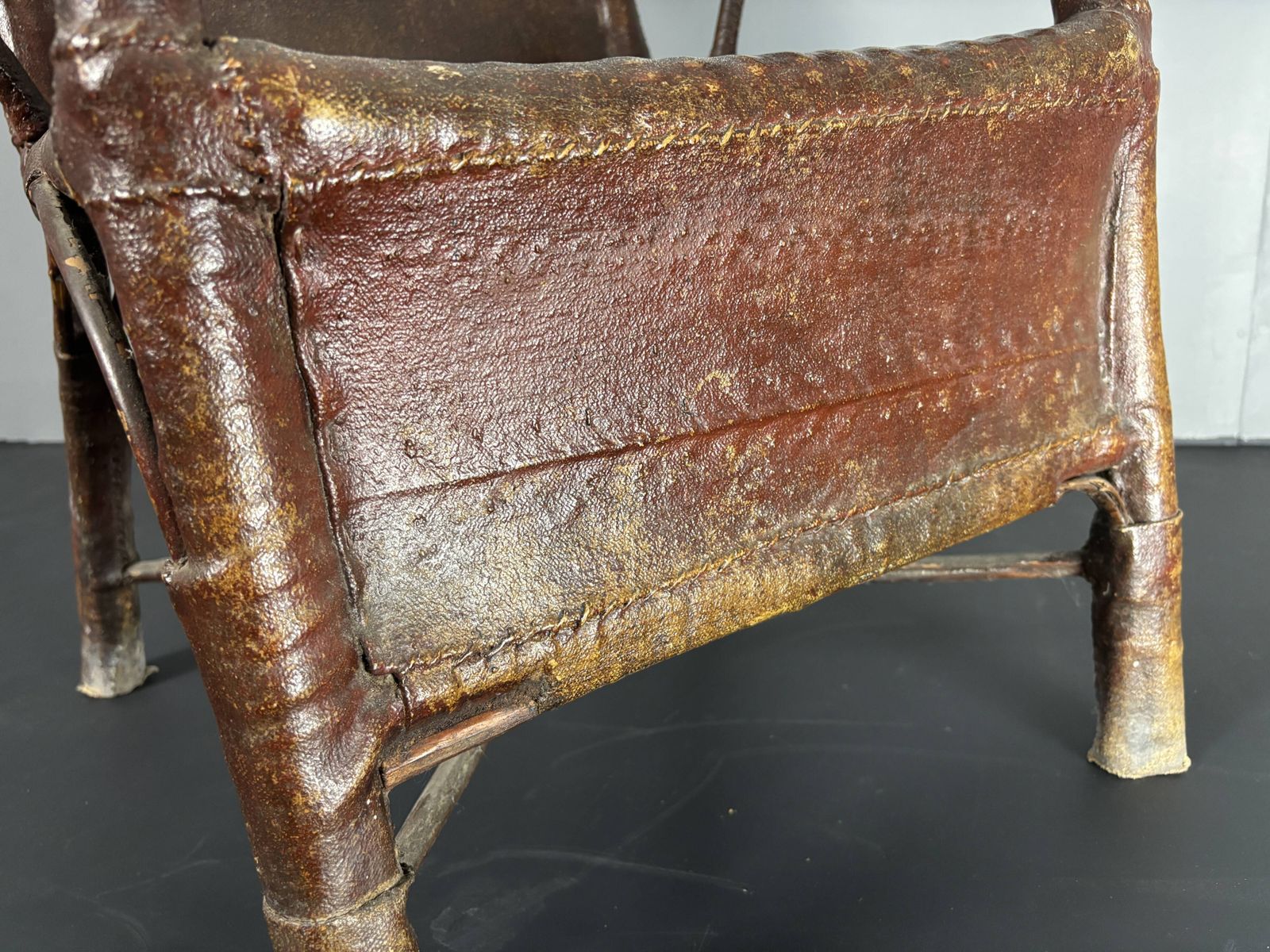 Fauteuil colonial Art Déco en rotin, revêtement en toile cirée, années 1920 photo buy