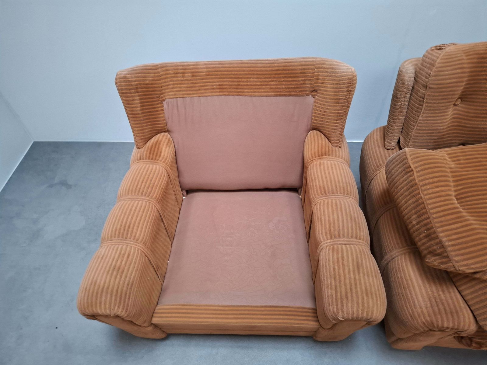 Paar Tsjechische TON-fauteuils, 1985, mid-century gestoffeerde lounge chairs photo furniture