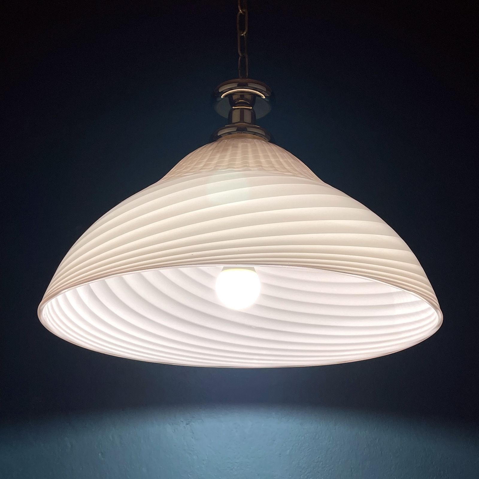 Grote swirl roze Murano glazen hanglamp, Italië, jaren 1970 photo Verlichting