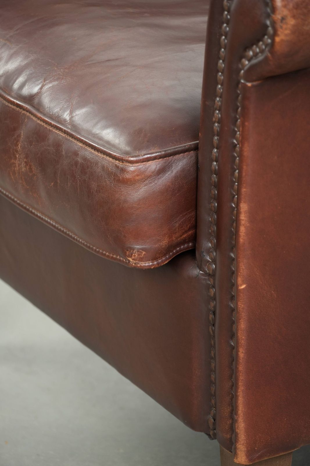 photo vinterior Comfortable Sheepskin Armchair With Character And A Good Dose Of Elegance