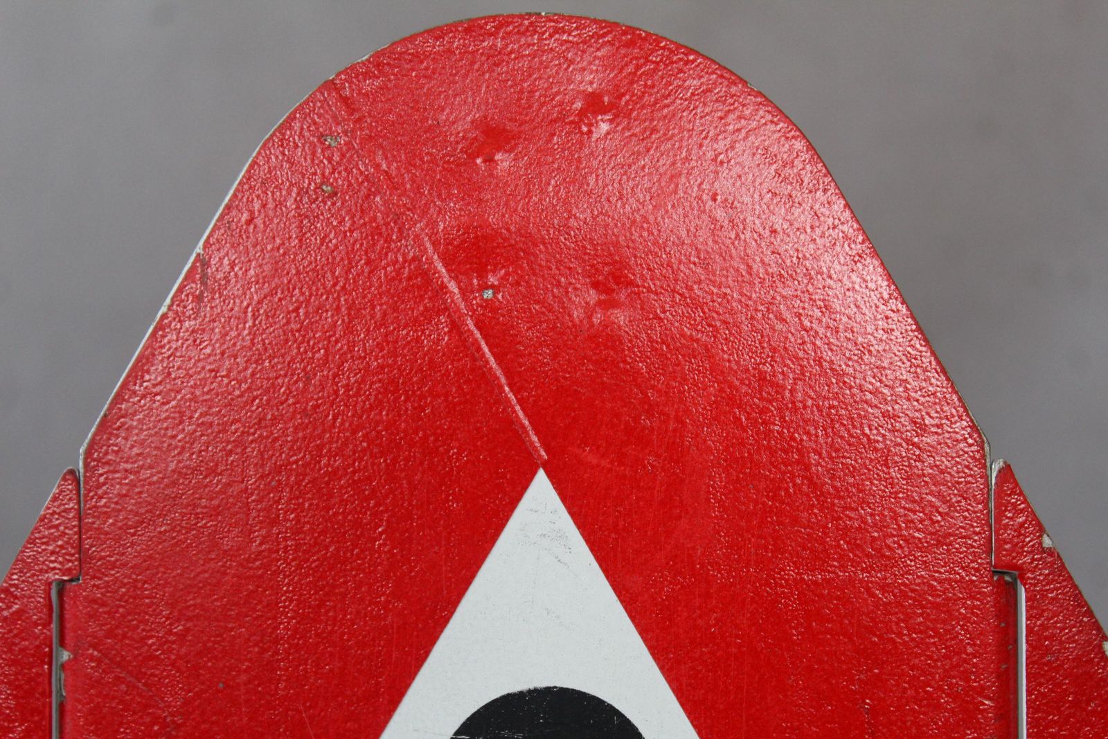 photo for sale Grand panneau de signalisation routière triangulaire pliant A51 en acier vintage, trois sections repliables, rouge et blanc, ROG Belgique, danger