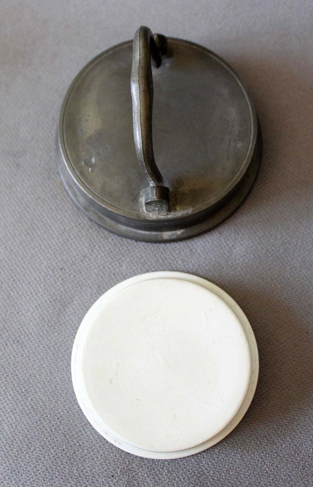 photo for sale Pot à bouillon en céramique d'époque, XIXe siècle, couvercle en étain, France