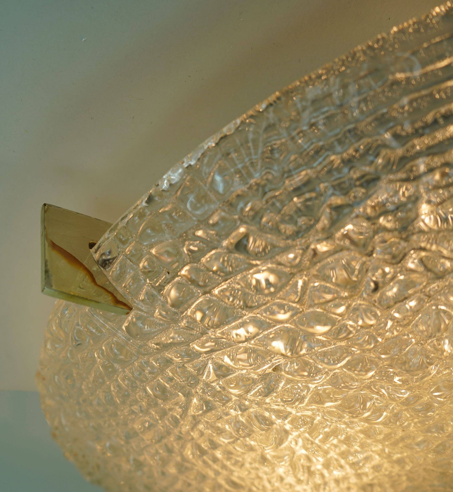 Vintage Kaiser Ice Glass Plafondlamp Opbouw 60/70's Reliëfoppervlak photo furniture