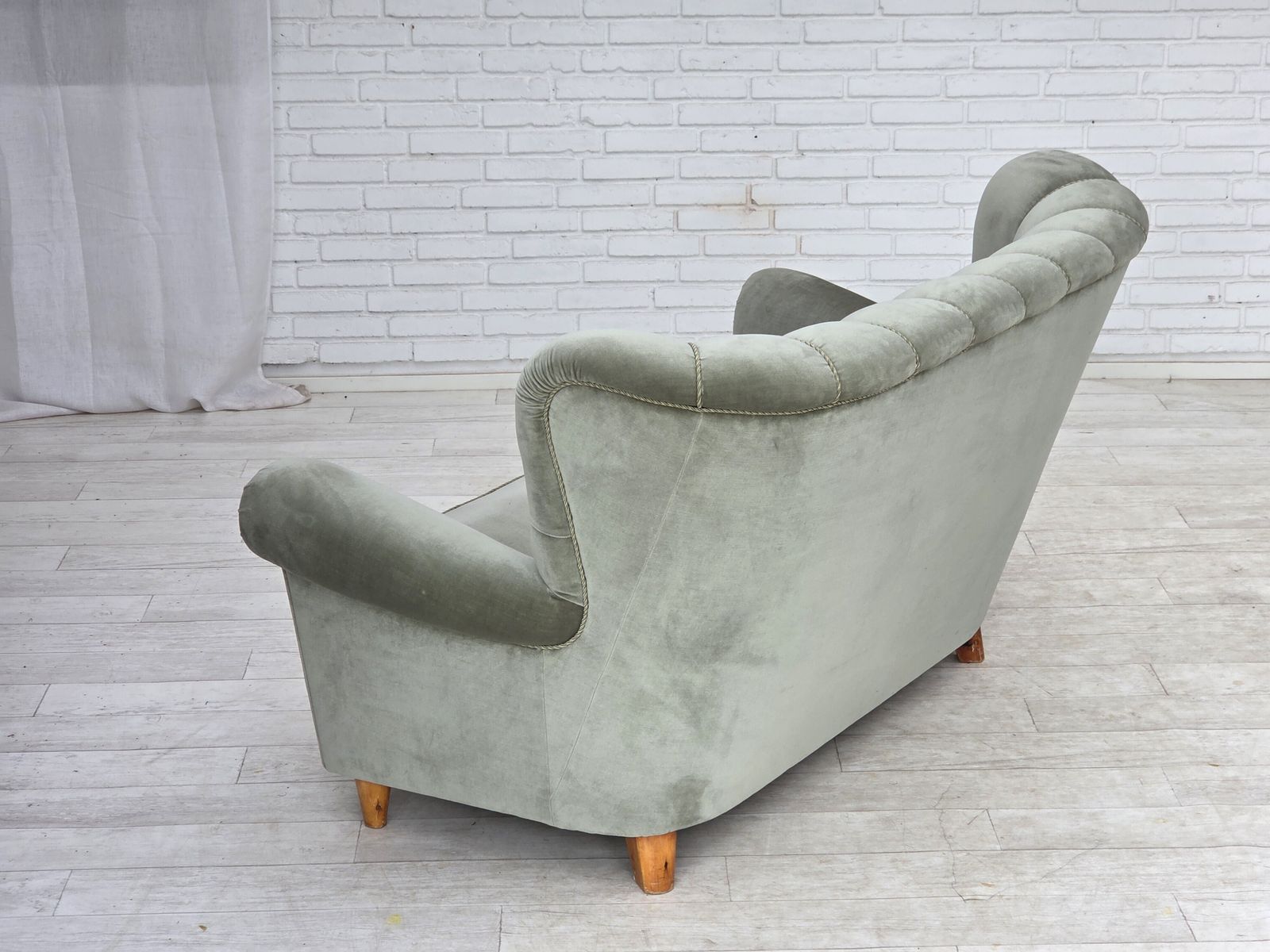 photo vintage 1960s, Danish 2 Seater Sofa. Light Green Furniture Velour.