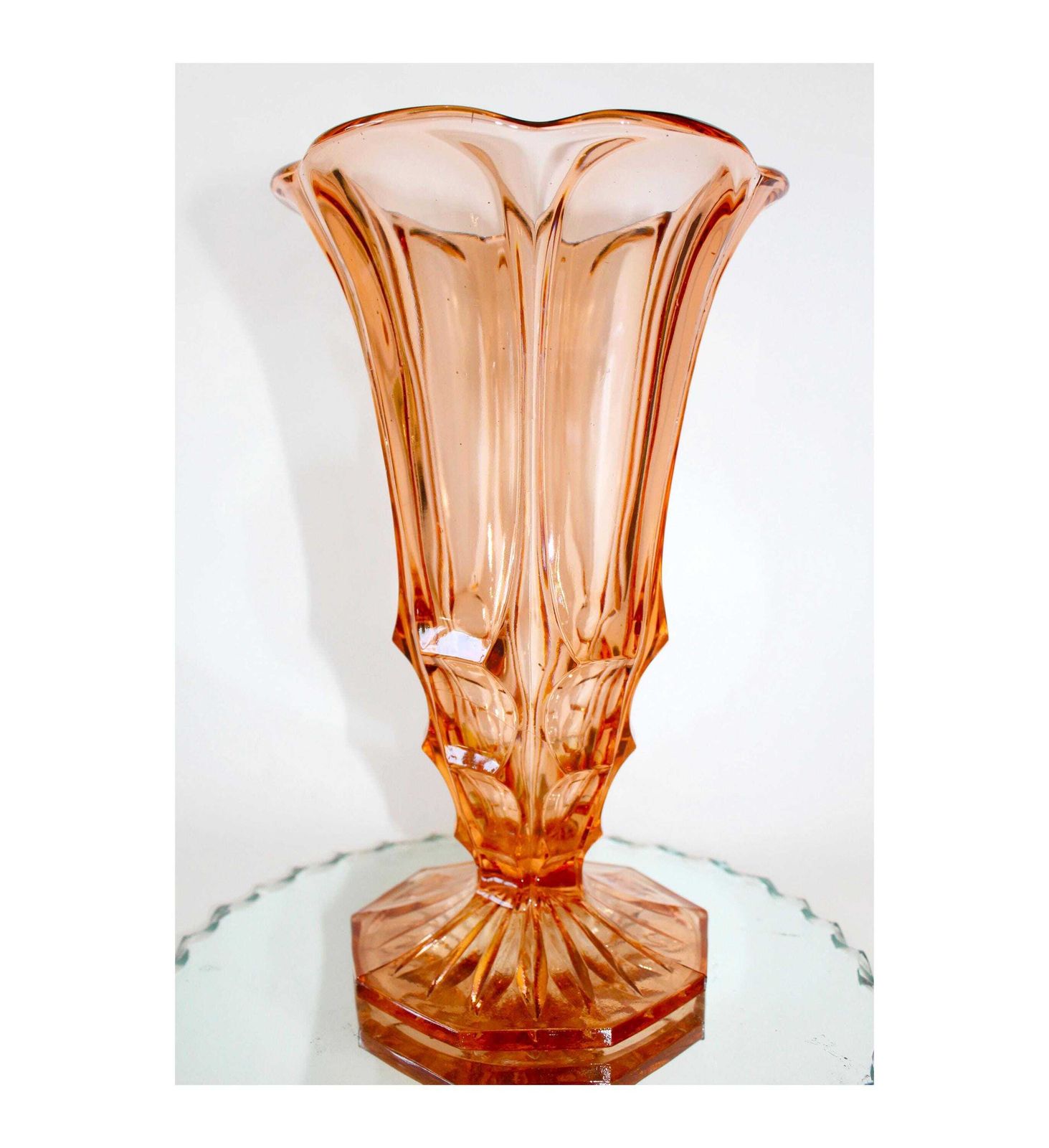 Grote art deco vintage glazen vaas, roze rosaline kunstglas, persglas, geometrisch, bloemenvaas, 25 centimeter hoog, tulpenvaas