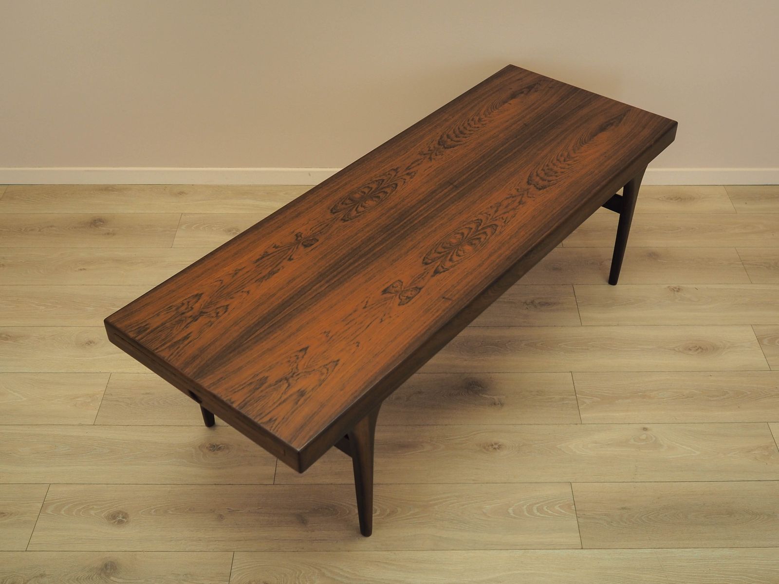 photo for sale Table basse vintage à plateau extensible par CFC Silkeborg, design danois, années 1960