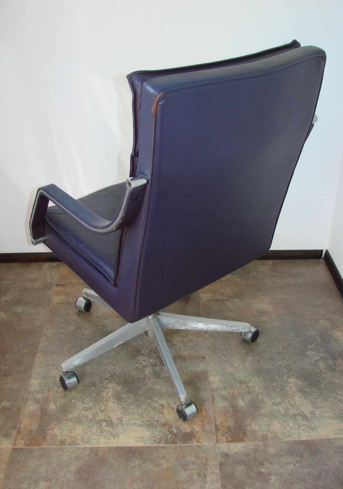 Rudolf Bernt Glatzel, Leren Fauteuil voor W. Knoll, jaren 1980 photo vinterior
