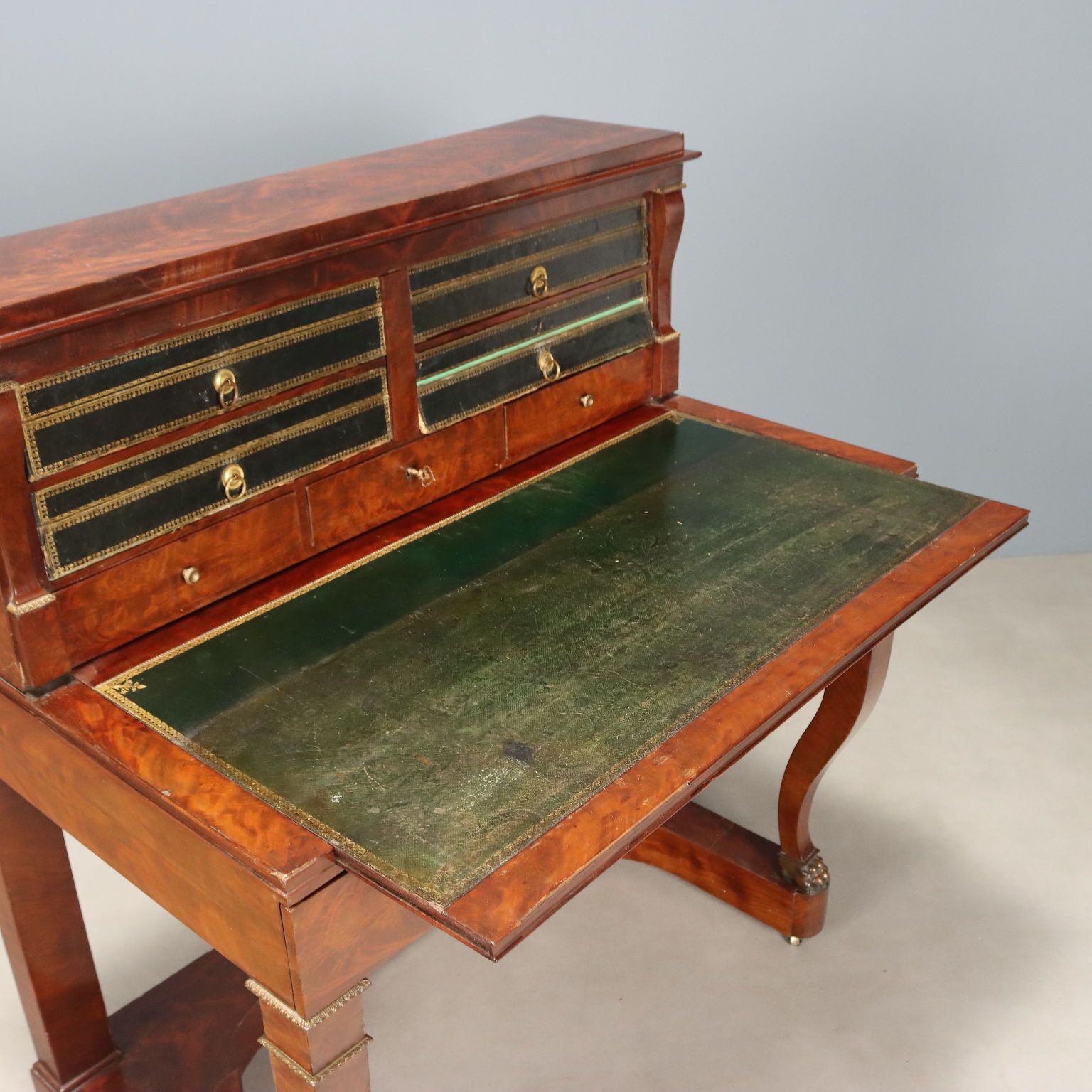 photo furniture Antiek Schrijfbureau Napoleon III Mahonie Metaal Frankrijk 19e Eeuw