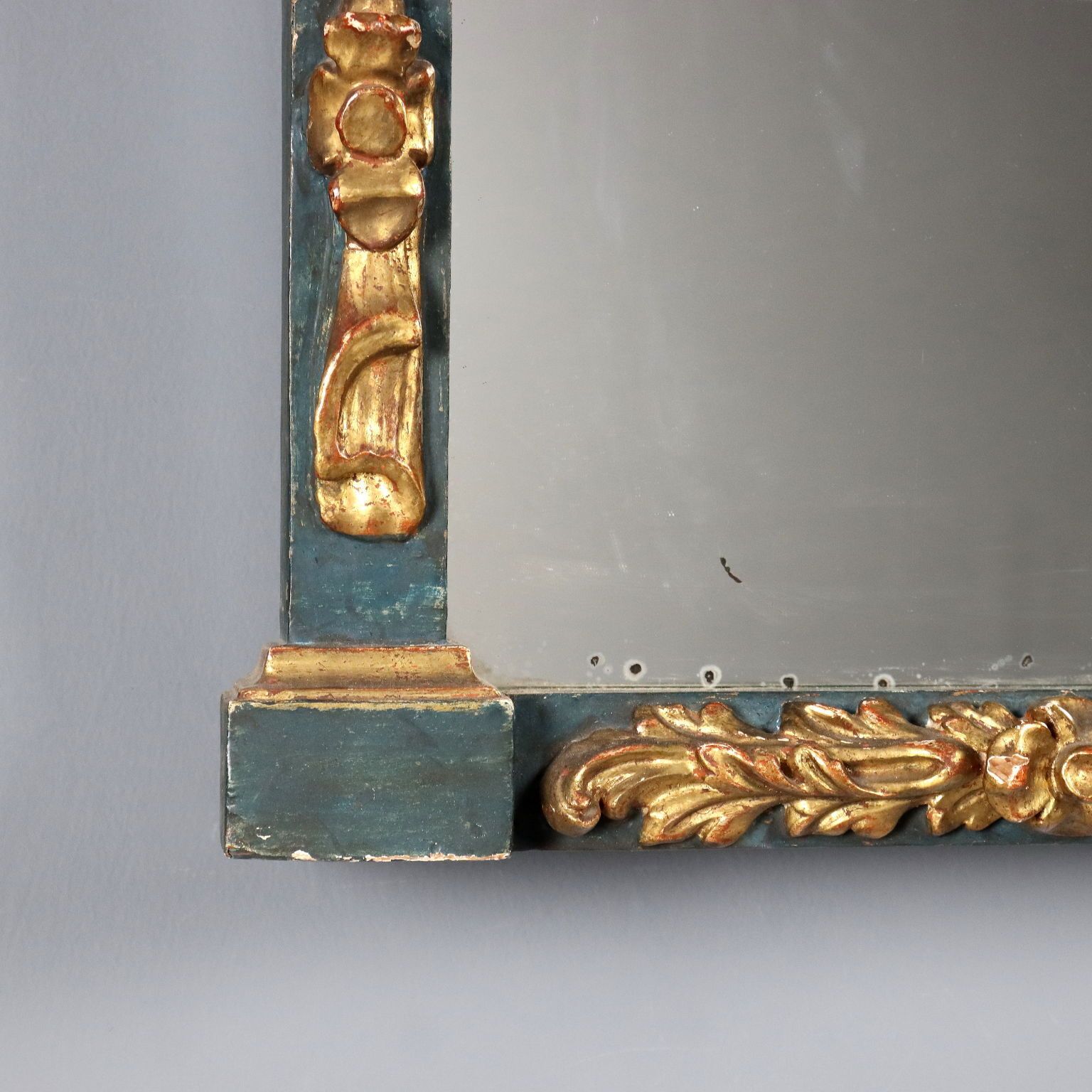 Miroir d'époque en bois sculpté, doré et laqué, Italie, XIXe siècle photo buy