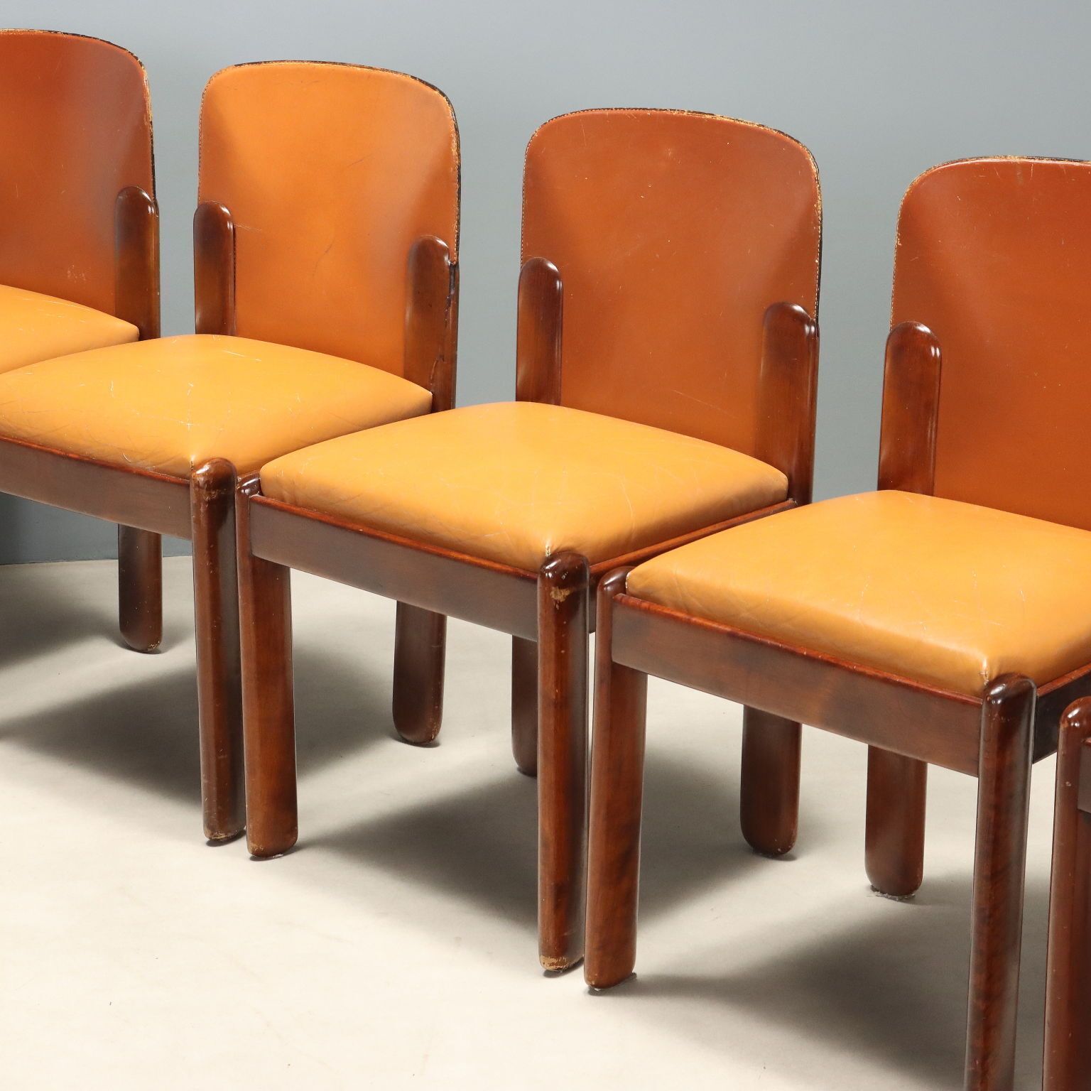 Ensemble de huit chaises par Silvio Coppola pour Bernini photo for sale