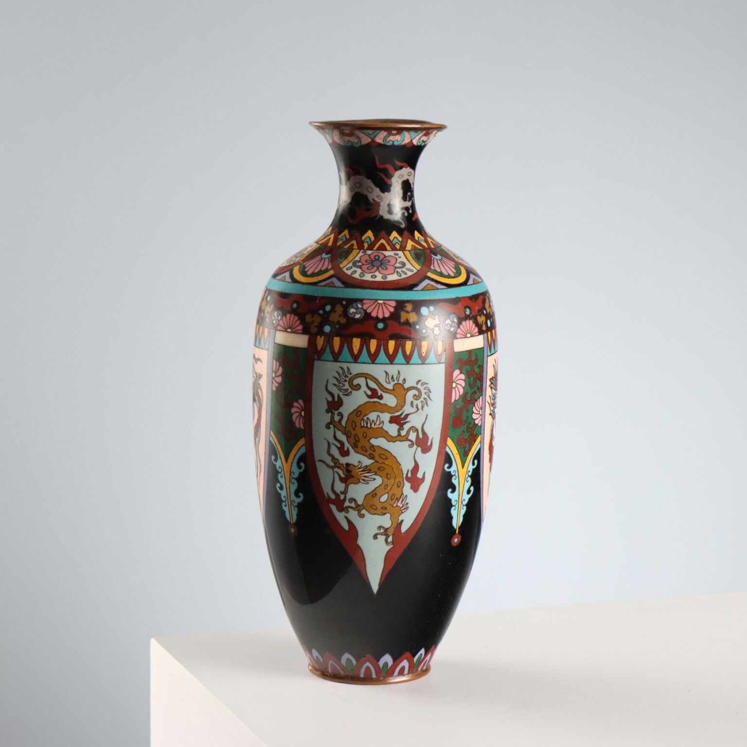Vase d'époque en métal cloisonné, Japon, ère Meiji 1868-1912