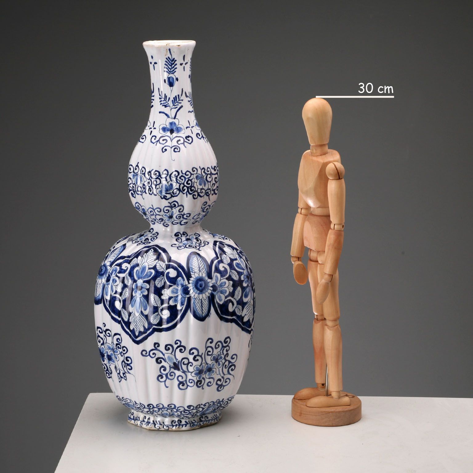 Vase d'époque en majolique, manufacture Aprey, France, XIXe siècle photo furniture