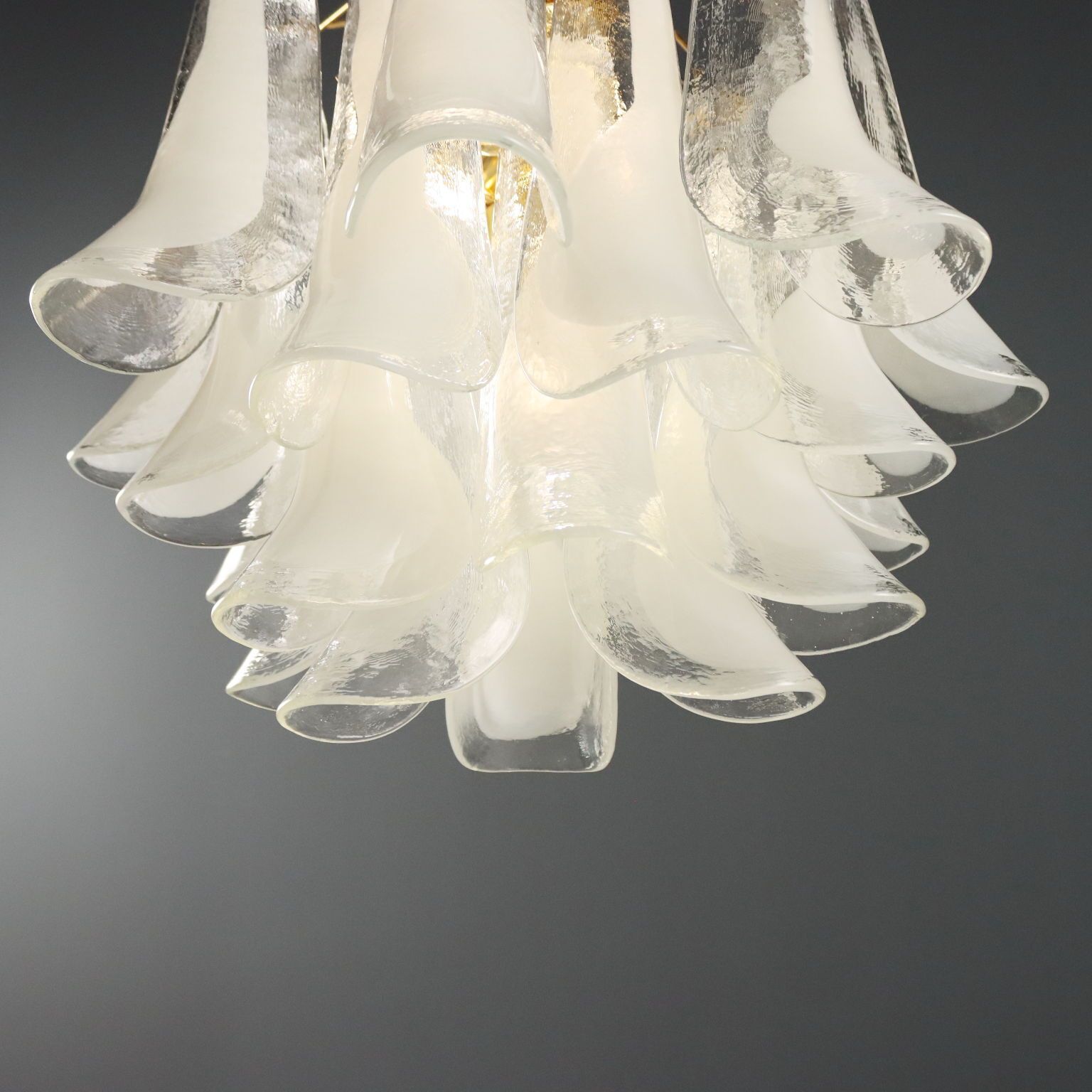 Vintage Chandelier Novaresi Milan Glass Brass Design Italy 1980s photo Verlichting