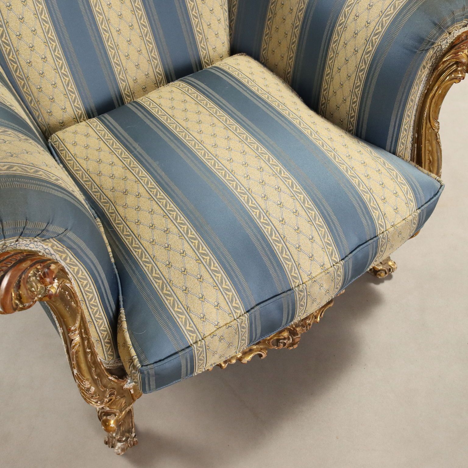 photo for sale Fauteuils d'époque de style baroque, bois sculpté, XXe siècle
