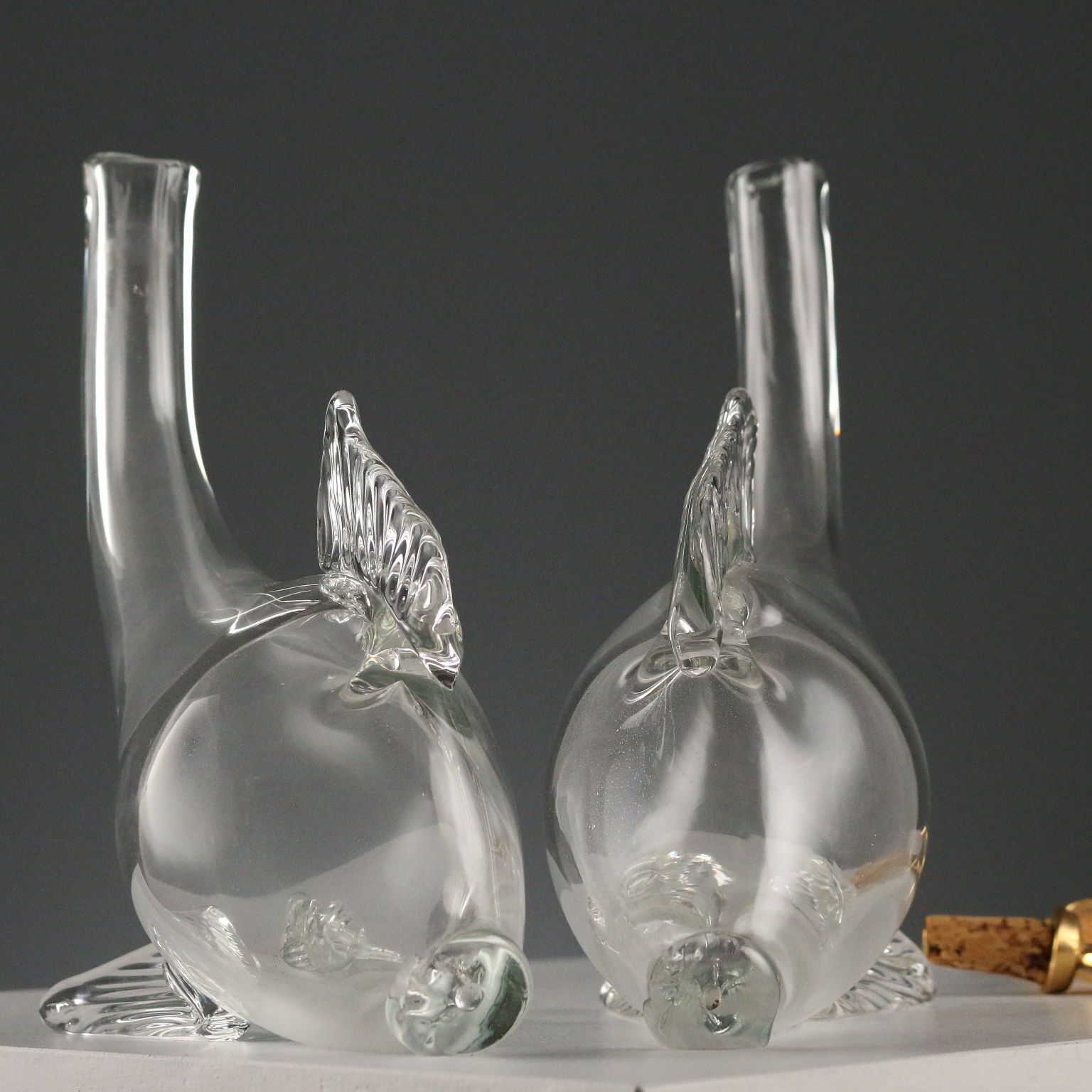 photo furniture Vintage Decanters Murano Glas Verguld Metaal Italië jaren 1980