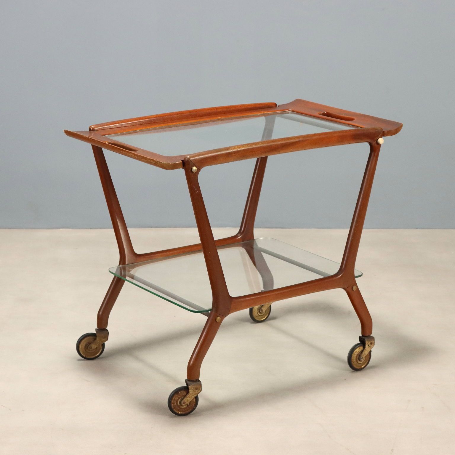 Chariot de service en hêtre et verre, années 1950-1960