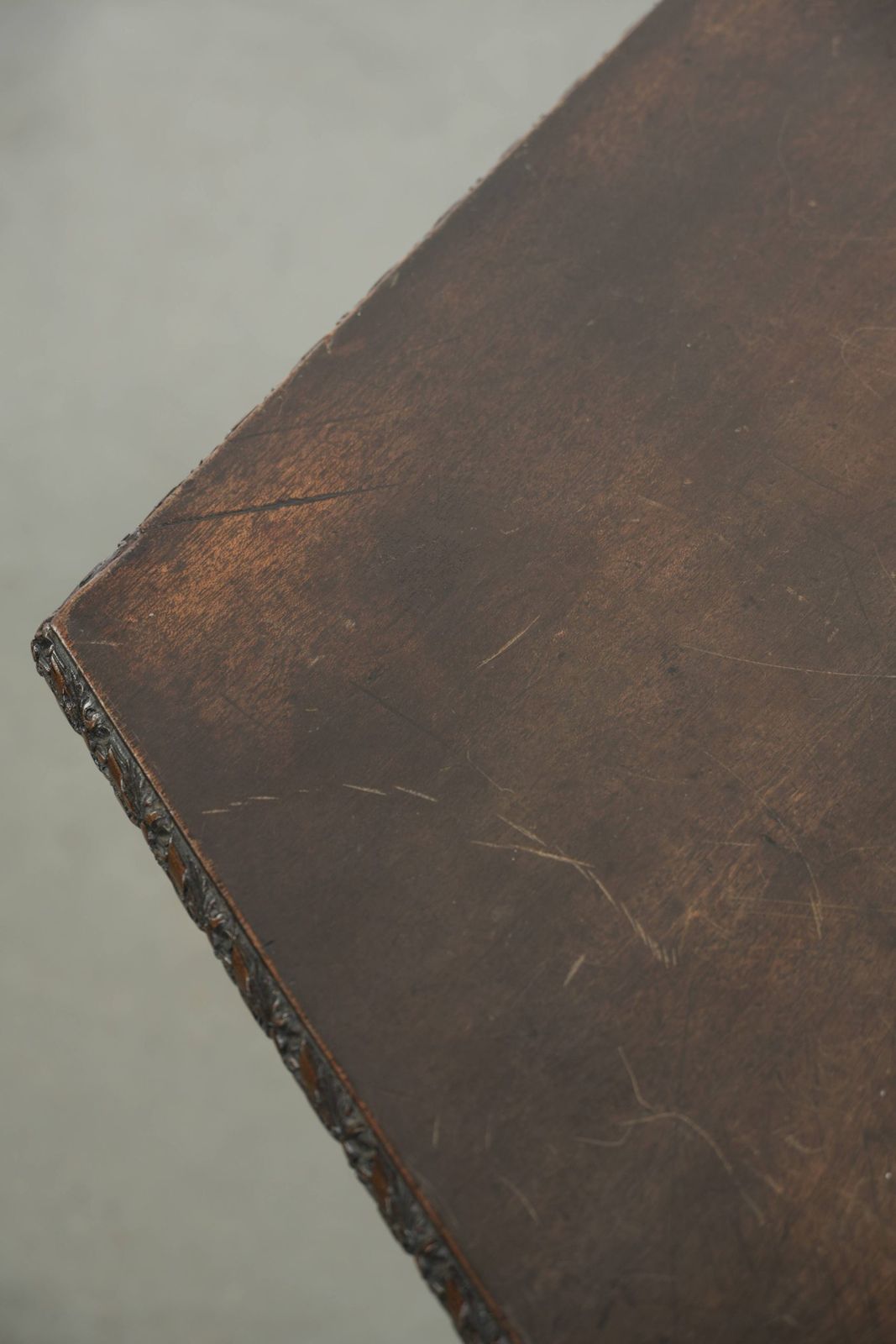 Antiek Houten Engelse Draaibare Boekenstandaard/Bijzettafel uit de 19e Eeuw met Zeshoekig Tafelblad photo vinterior