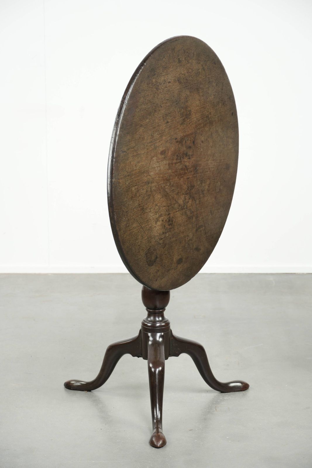 Elegant And Practical Round Antique English Tilt Top Table From The 18th Century With A Luxurious Color photo furniture