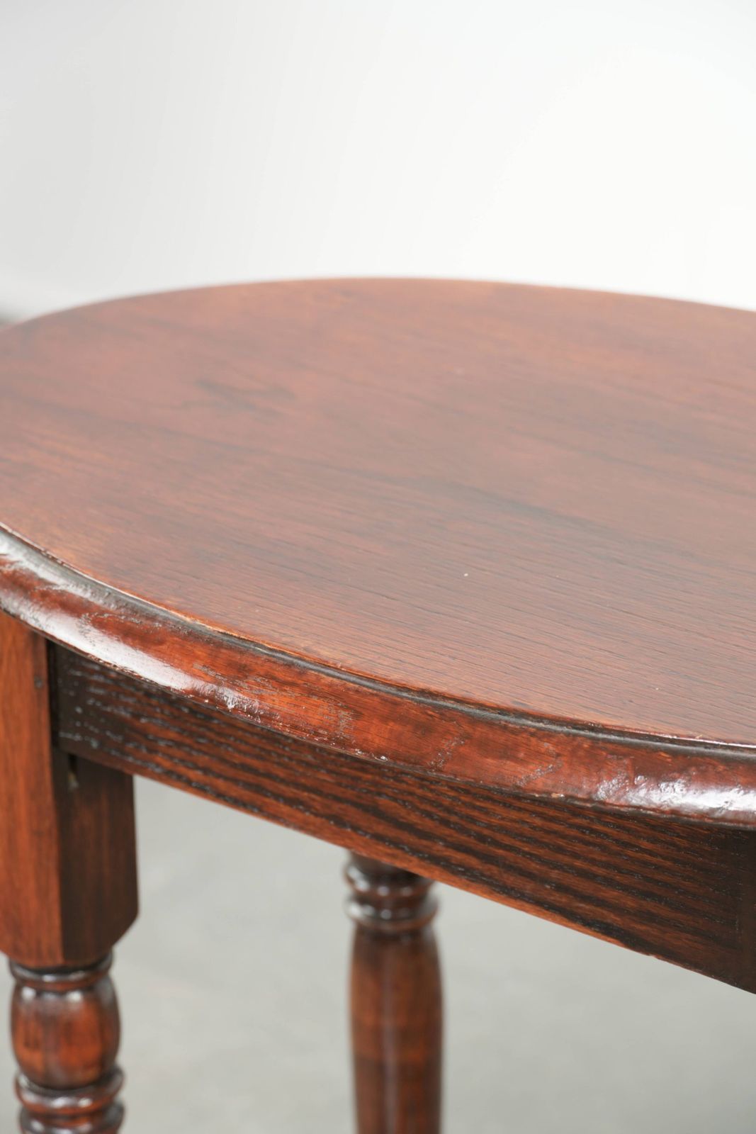 photo furniture Antique Oval English Oak Side Table From The Early 20th Century With Beautiful Colors