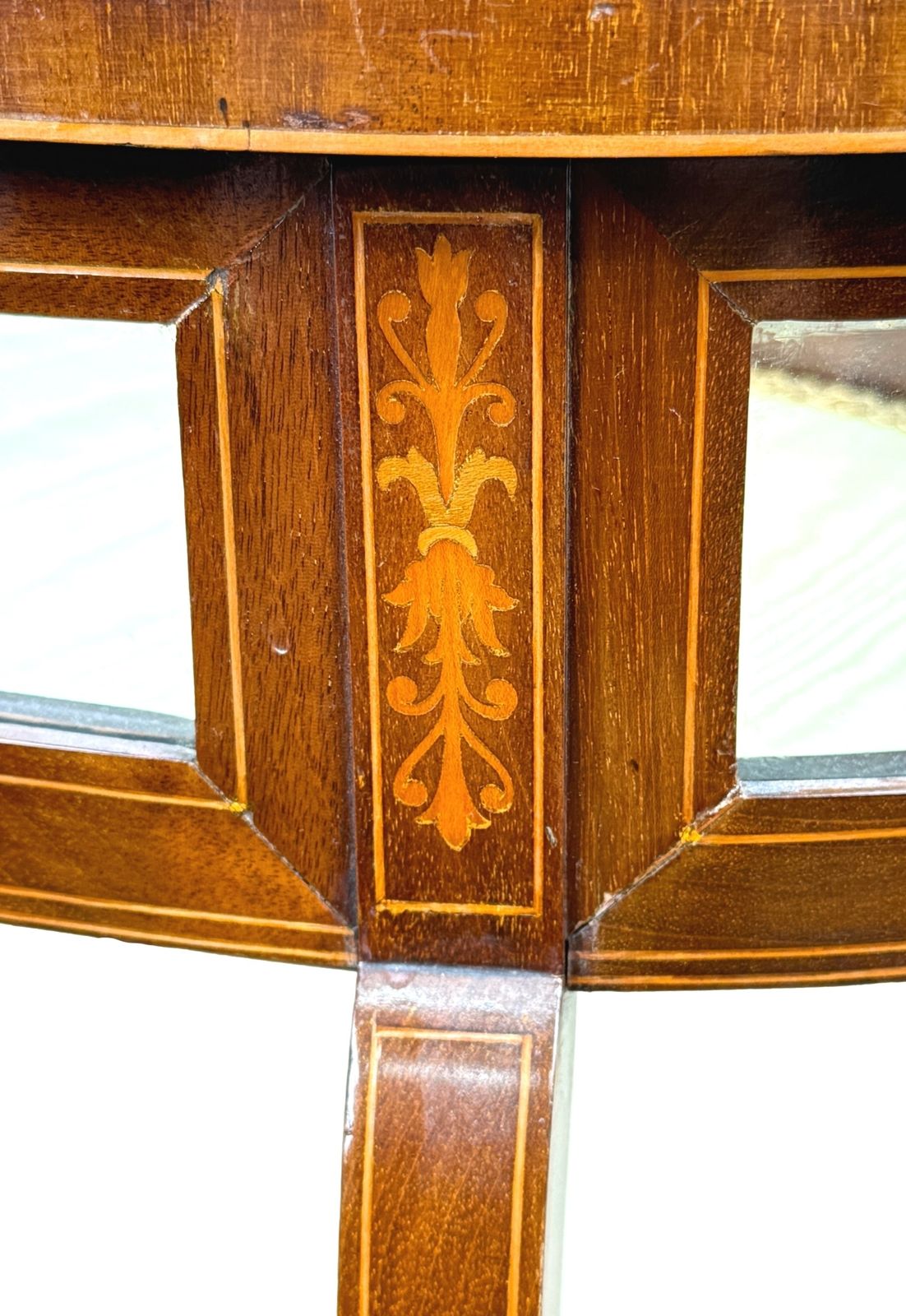 Table vitrine bijouterie ovale en acajou, fin du XIXe siècle (Angleterre, vers 1890) photo vinterior