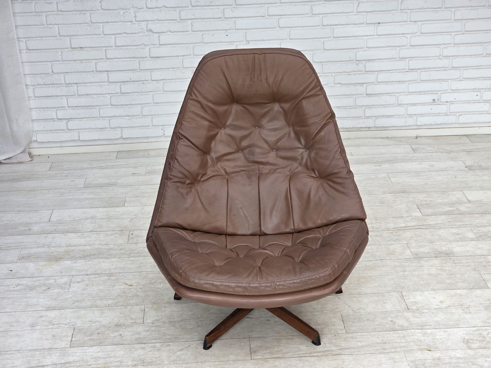 1320.0 Ca. jaren 1970, Deens design van Madsen & Schubell, verstelbare draaifauteuil. photo