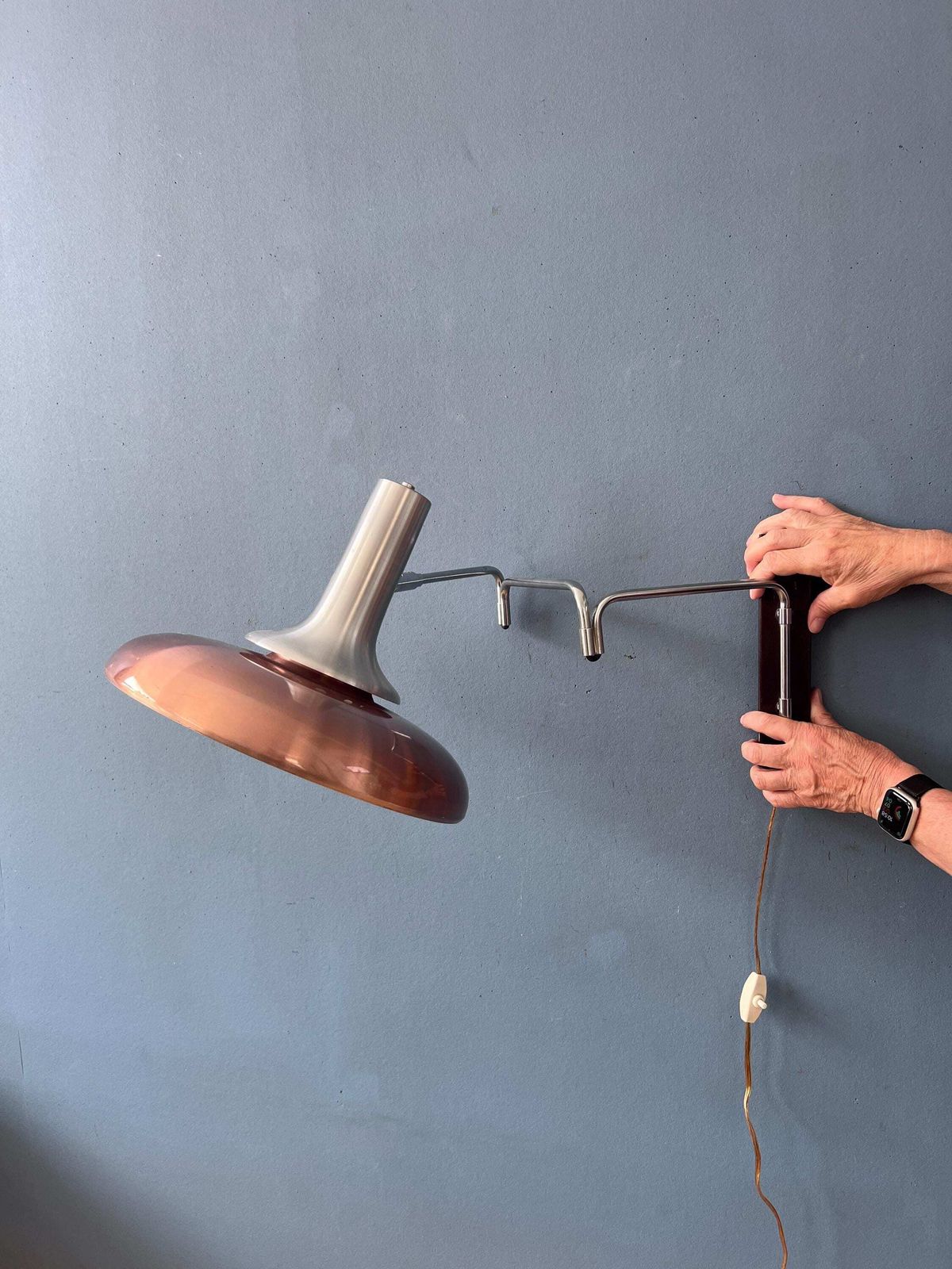 Vintage Lakro scharnierende wandlamp, Space Age photo vinterior
