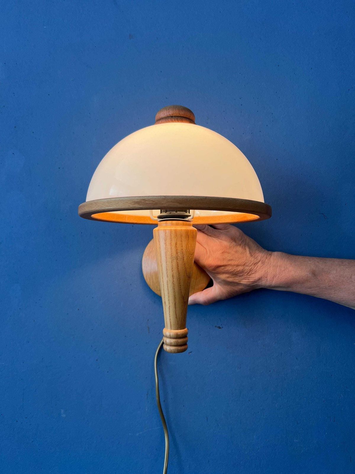 Vintage Steinhauer Wandlamp Mid-Century Verstelbare Houten Arm Plexiglas Lamp