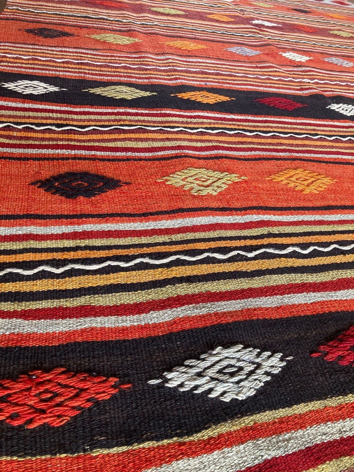 photo furniture Vintage Anatolian Kilim 2.95m X 1.64m
