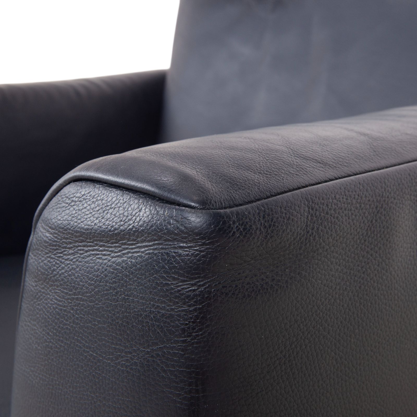 Ensemble fauteuil Rolf Benz 250 en cuir bleu marine photo vinterior